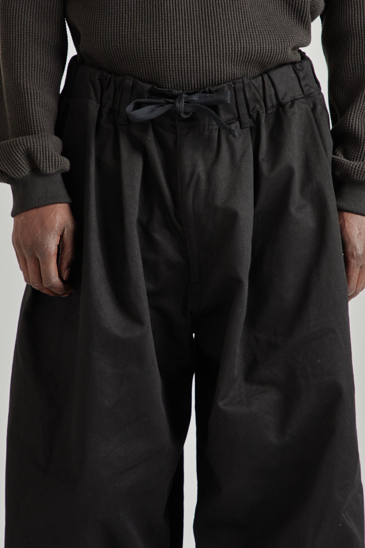 Is-ness FW26 Balloon EZ Pants Black0194