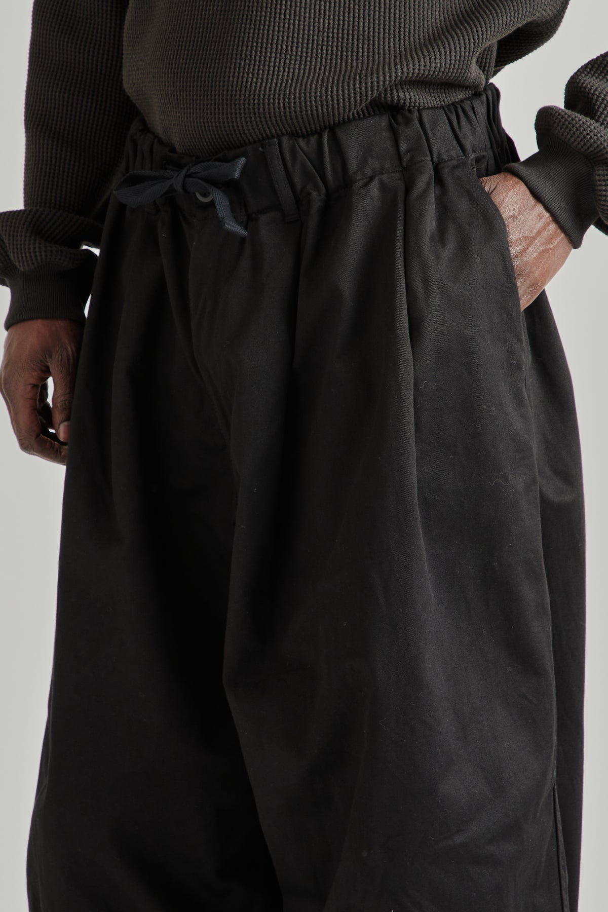 Is-ness FW26 Balloon EZ Pants Black0195