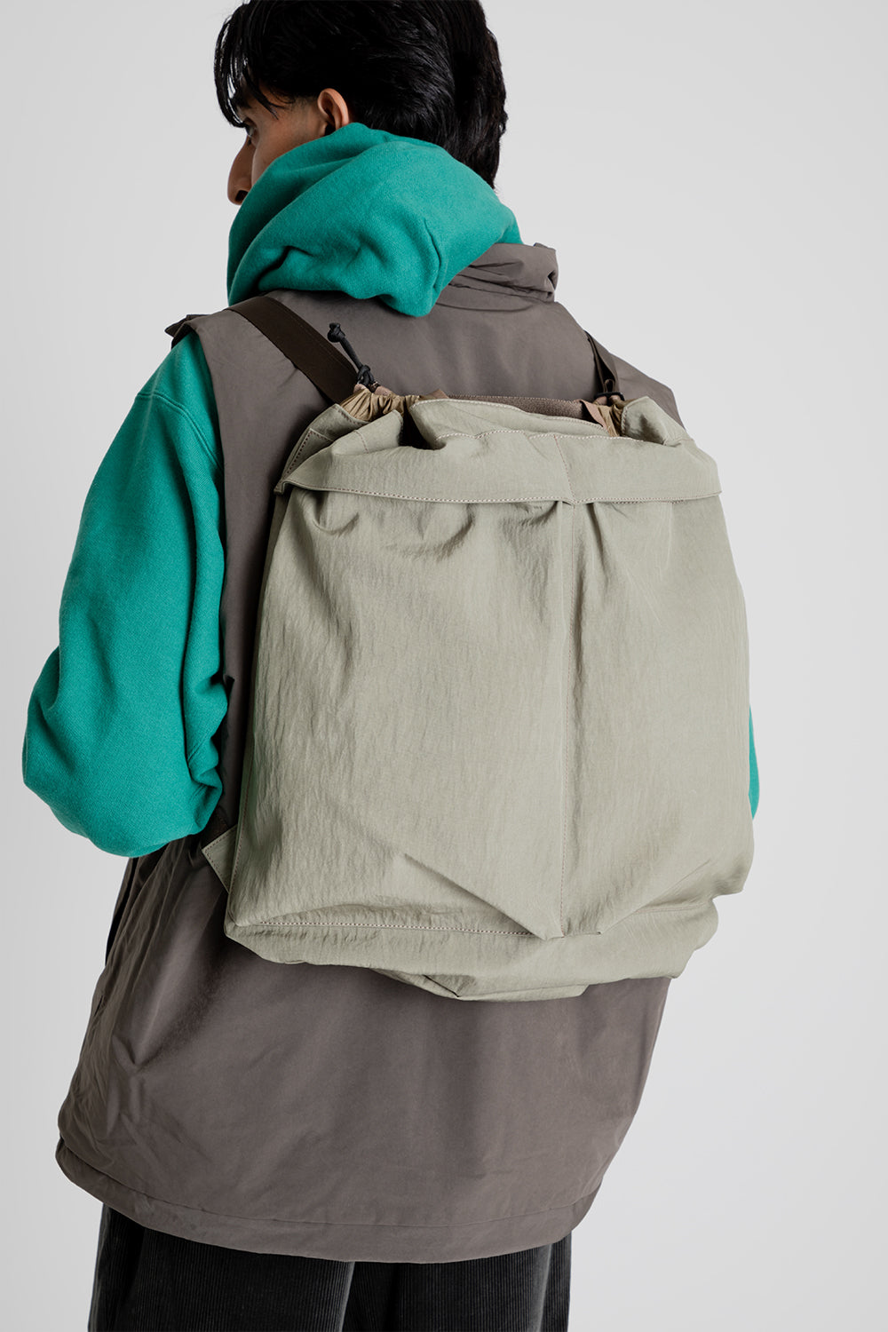 Kaptain Sunshine Grav Bag Medium in Beige