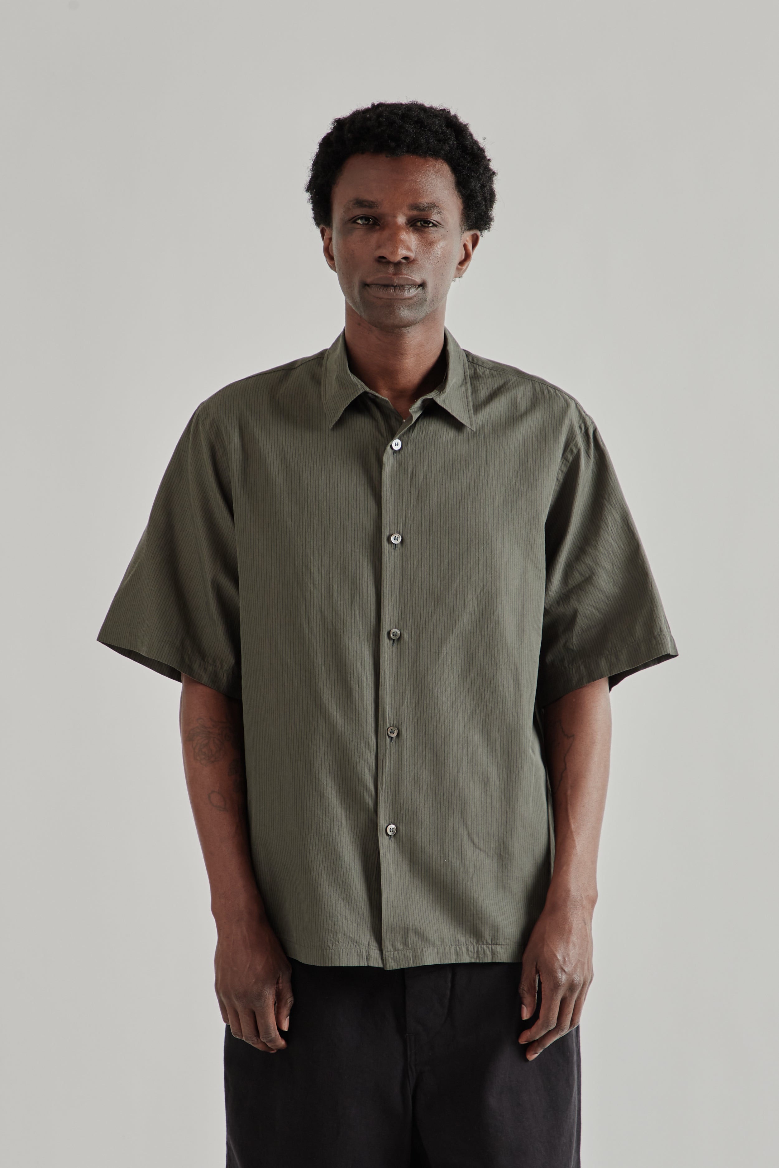 KAPTAIN SUNSHINE ×INDIVIDUALIZED SHIRTS Kaptain Sunshine Plain Short Sleeve Stripe Shirt - Ink Black