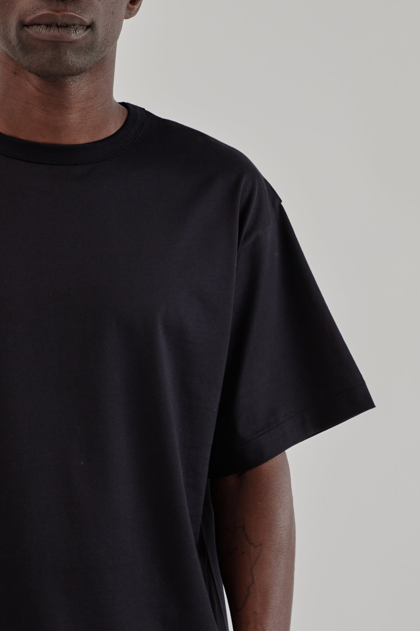 Suvin Cotton Suede Tenjiku Short Sleeve Tee - Navy