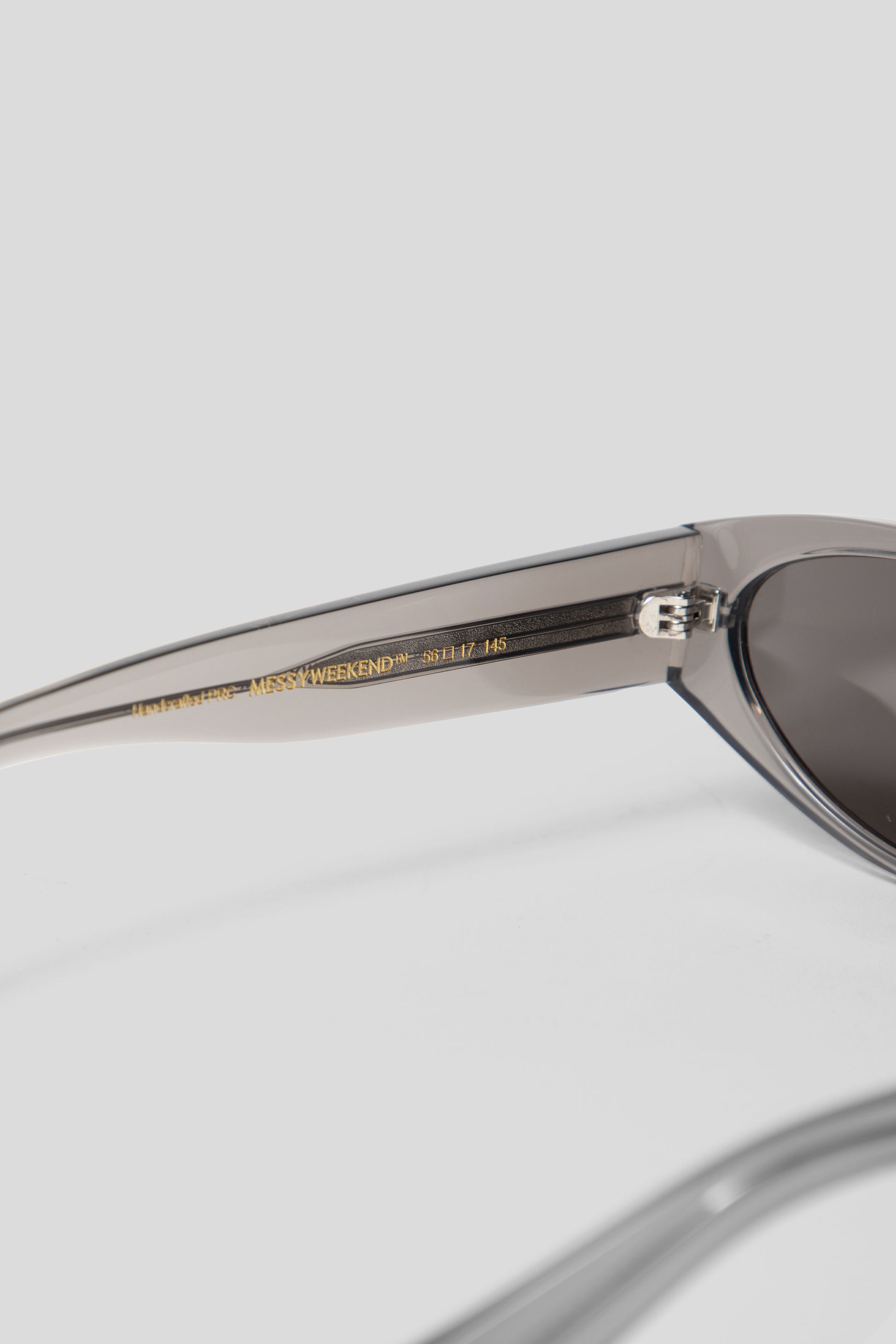 MessyWeekend Blade Grey Silver 04