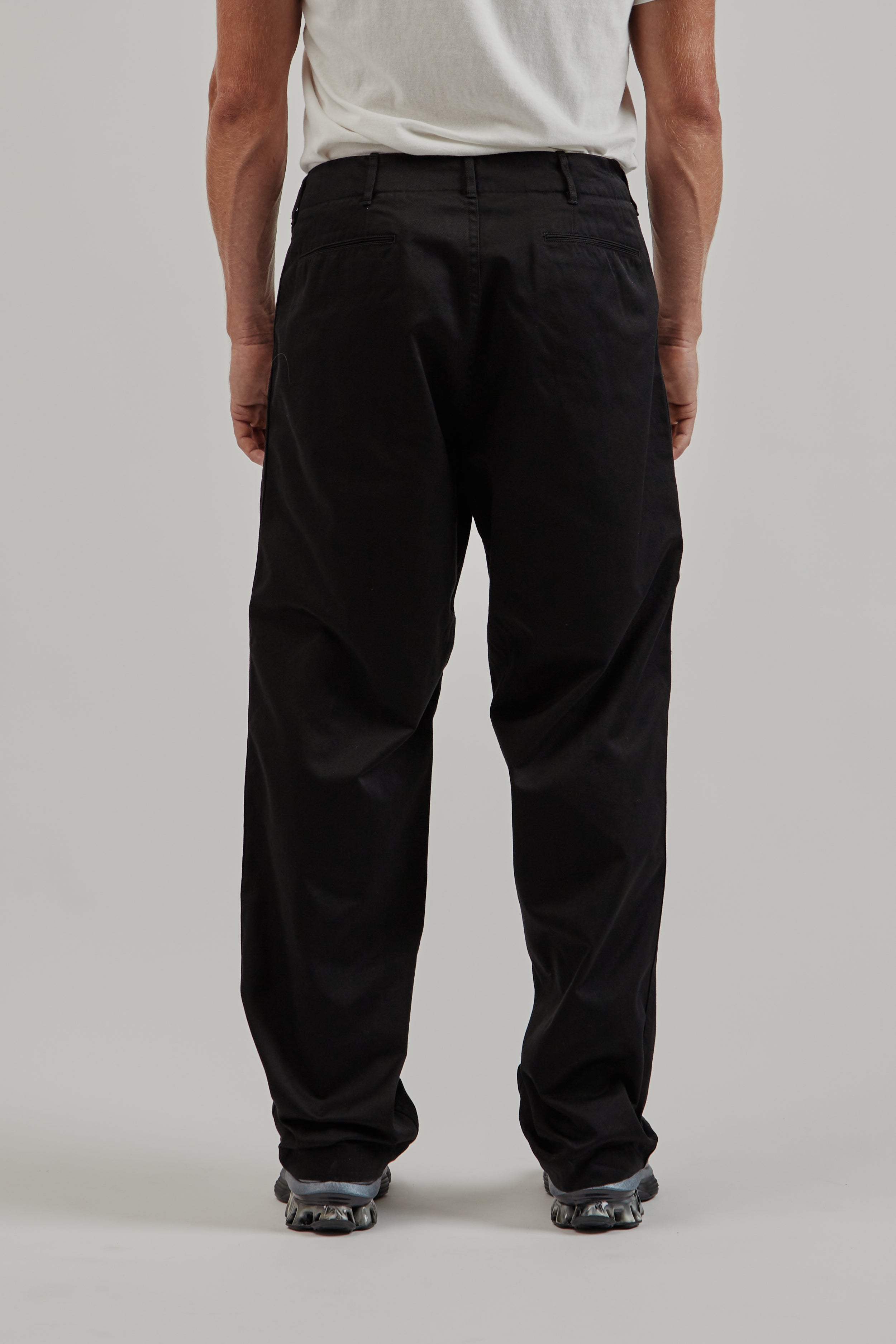 パンツ 2TUCK WIDE CHINO TROUSERS[BLACK] 2TUCK WIDE CHINO TROUSERS[BLACK] | 1LDK (ワンエルディーケー) 公式