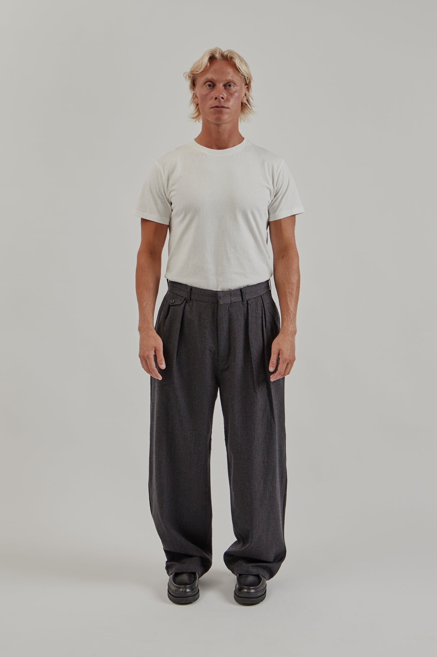 Nanamica FW25 Wool Gabardine Pleat Pants Charcoal 1