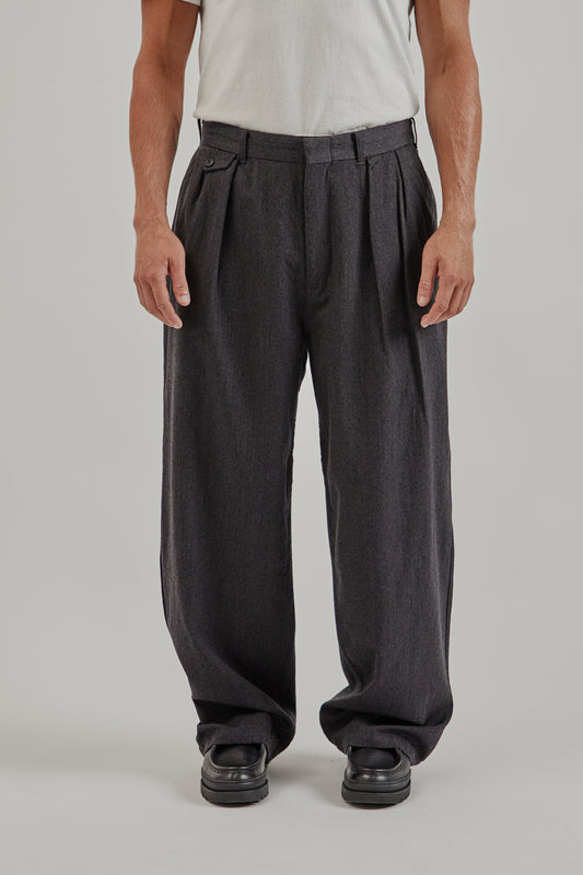 Nanamica FW25 Wool Gabardine Pleat Pants Charcoal 2