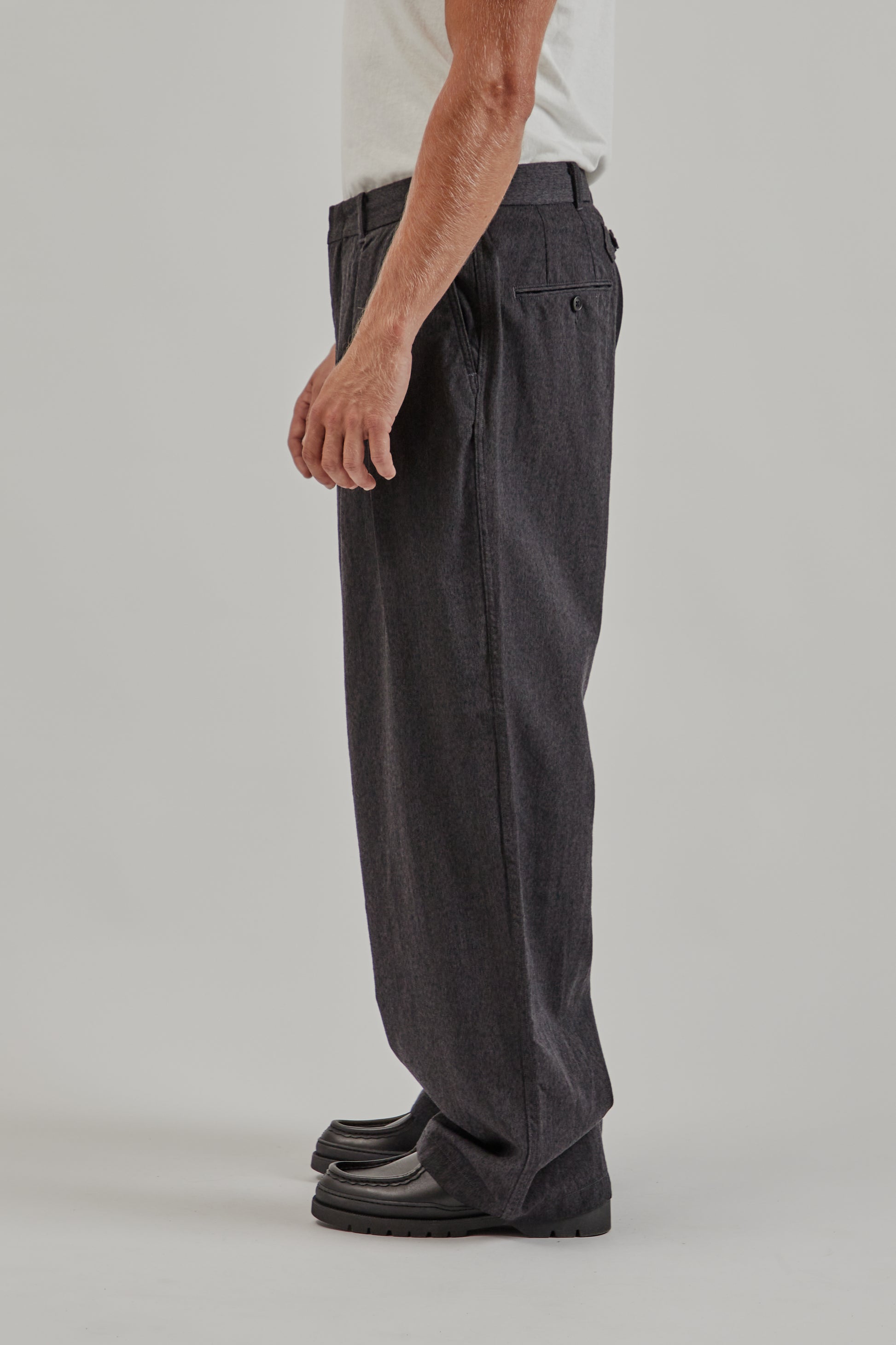 Nanamica FW25 Wool Gabardine Pleat Pants Charcoal 3