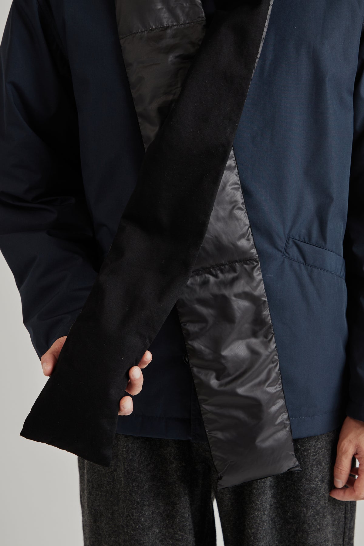 Down Muffler - Black