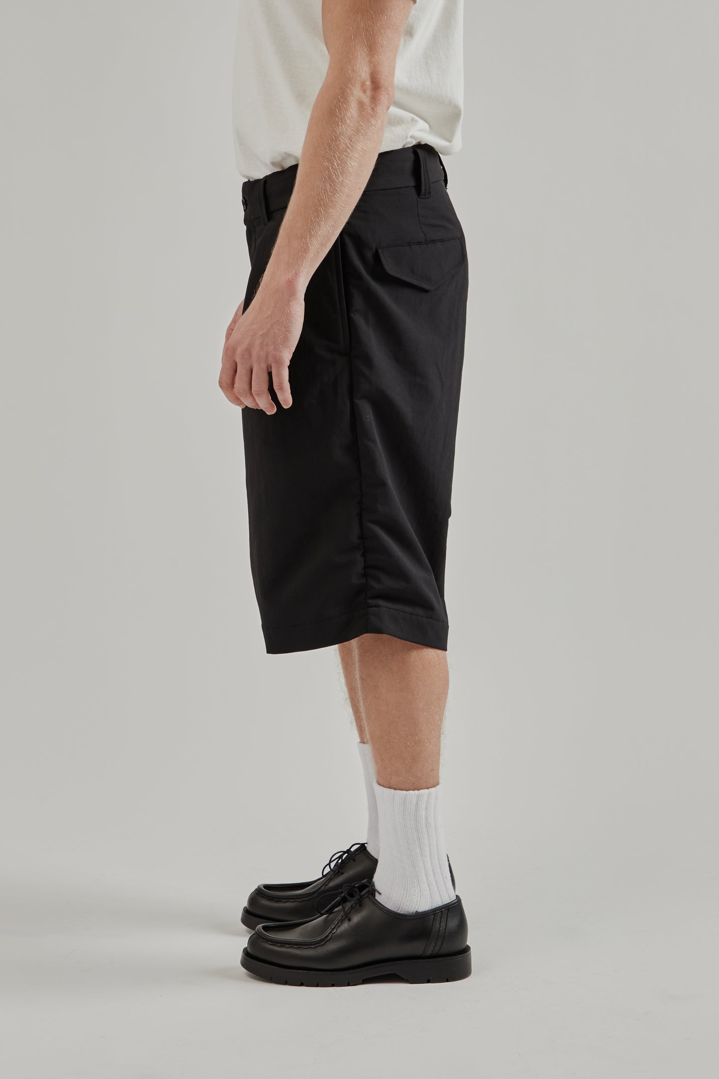 Nanamica SS26 Alphadry Double Pleat Shorts Black 3 b8f7917b-b168-4c8c-b708-4e61c8a92c9c