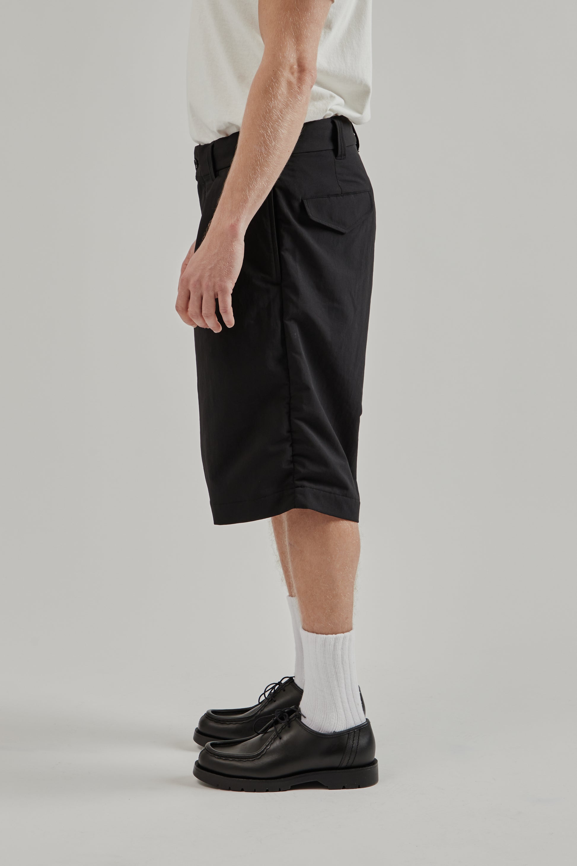 Nanamica SS26 Alphadry Double Pleat Shorts Black 3 b8f7917b-b168-4c8c-b708-4e61c8a92c9c