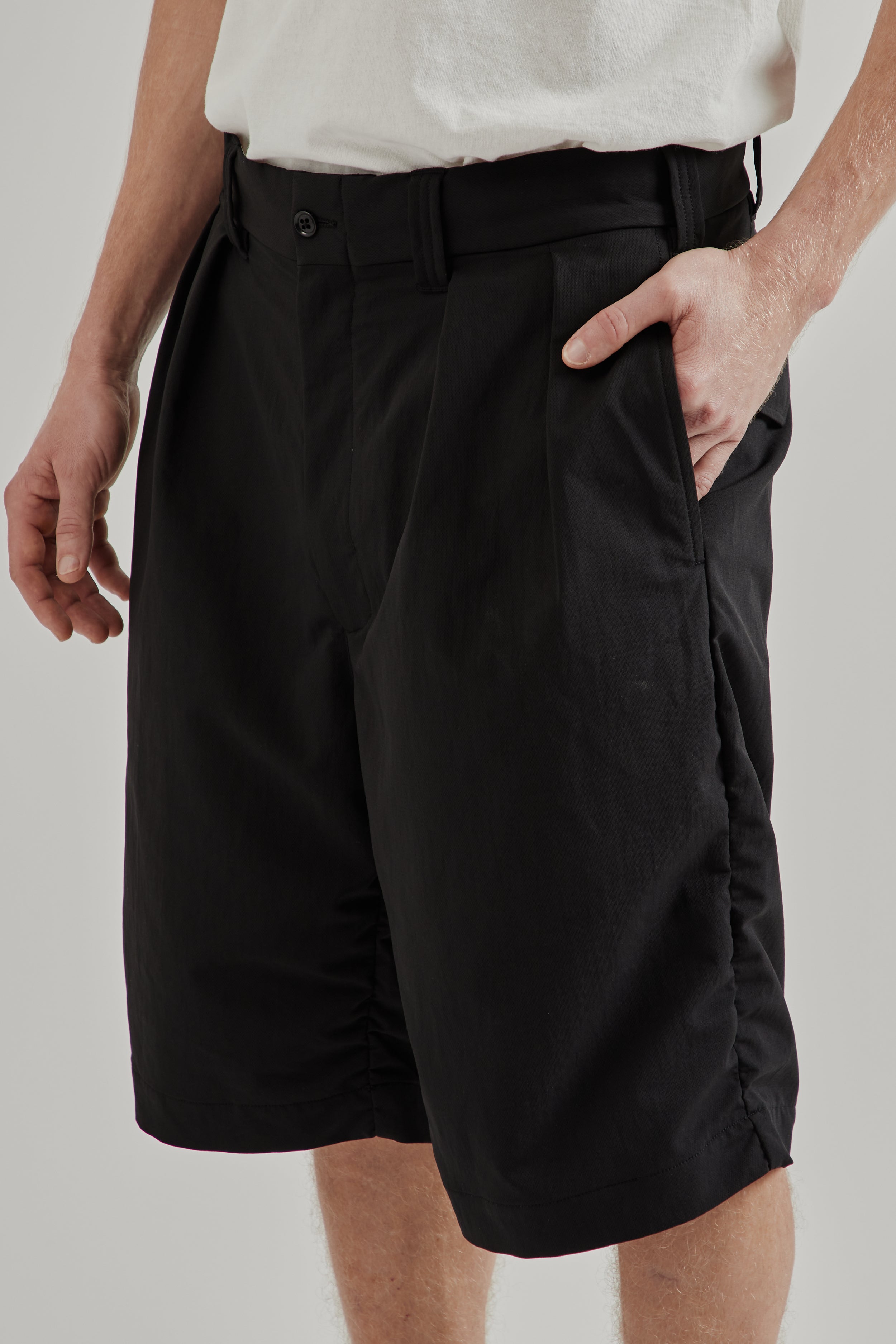 パンツ nanamica ALPHADRY Double Pleats Short Nanamica Alphadry Double Pleats Shorts - Black | Wallace