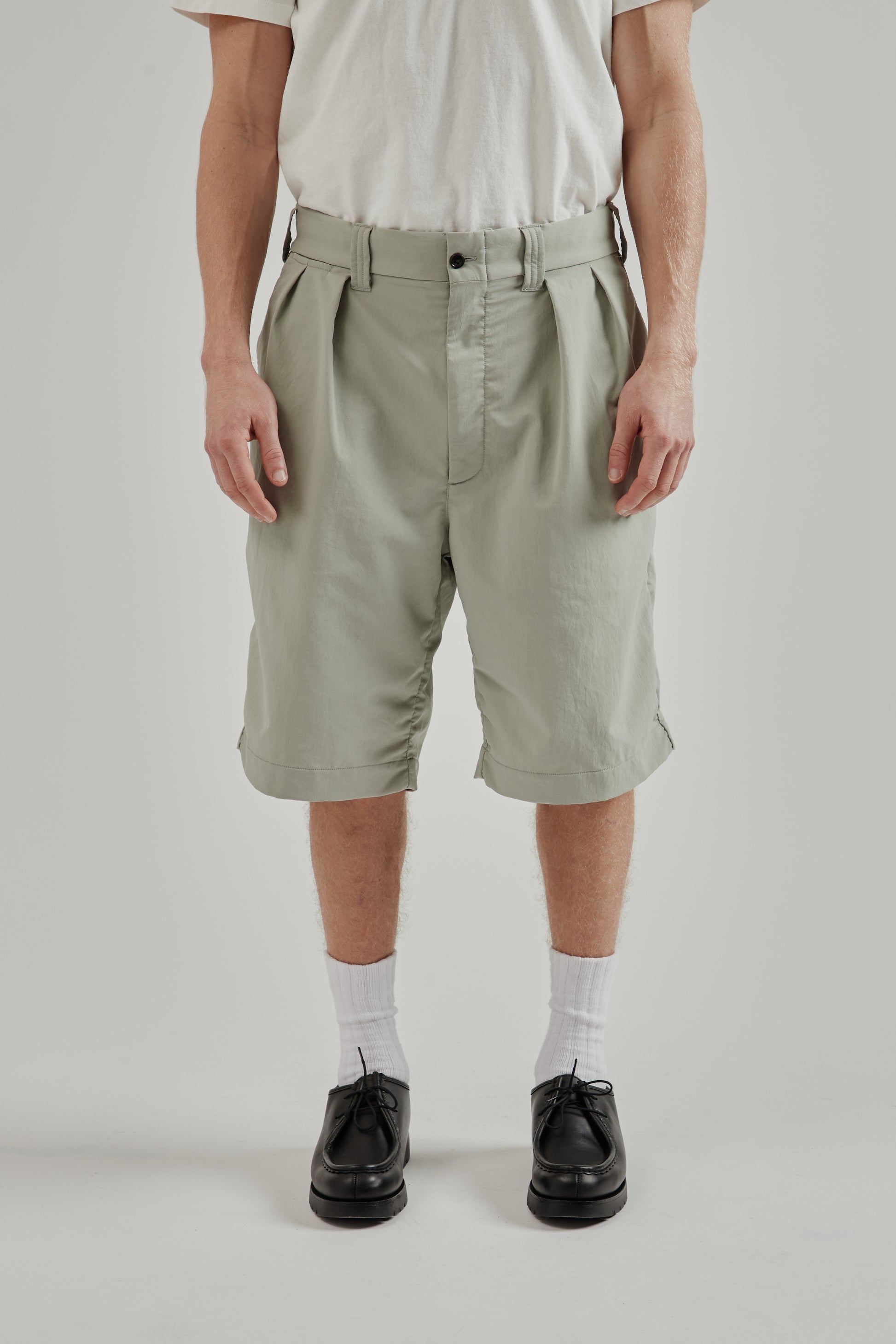 Nanamica SS26 Alphadry Double Pleat Shorts Light Khaki 2