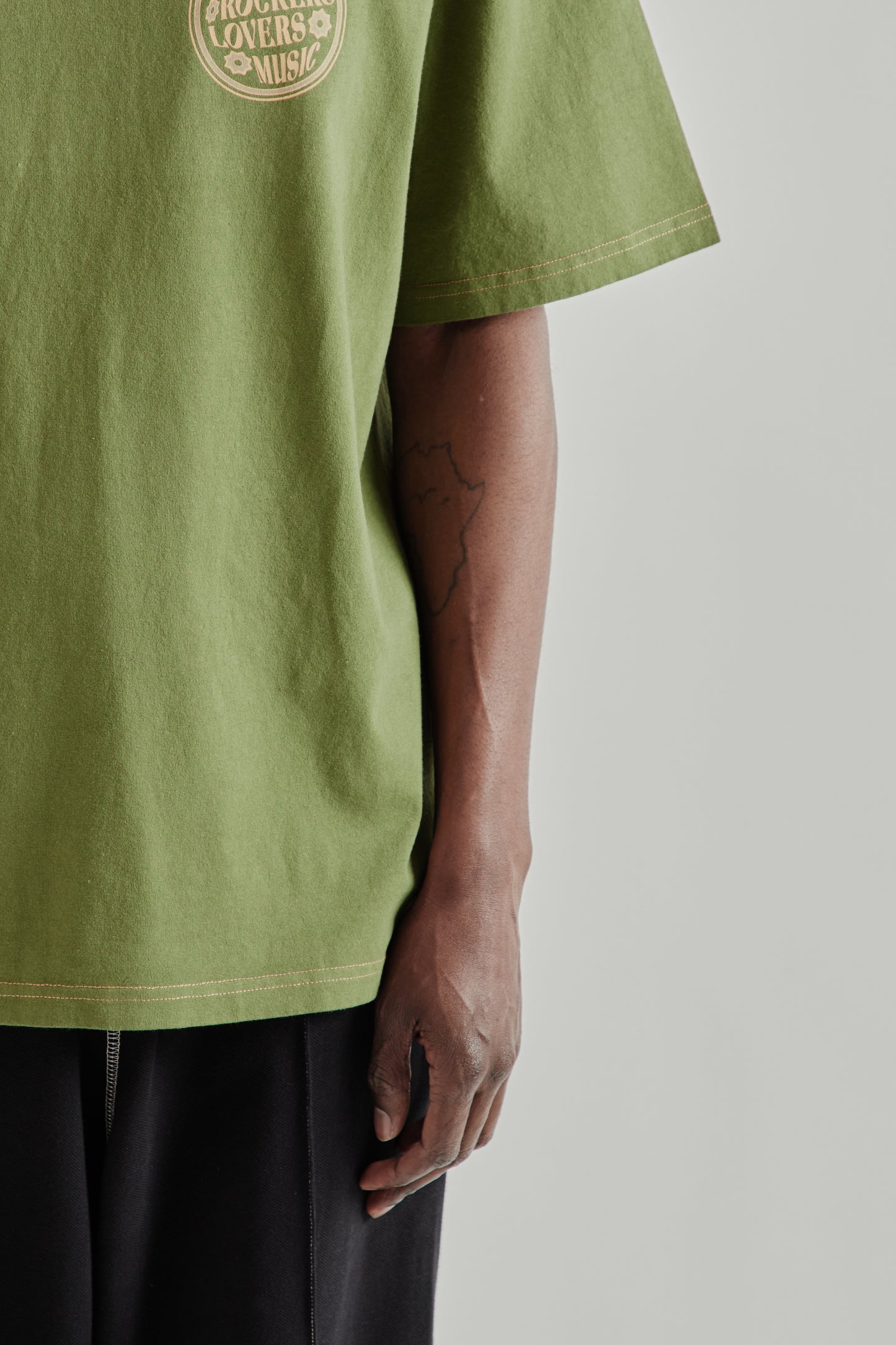 Poster Tee - Olive