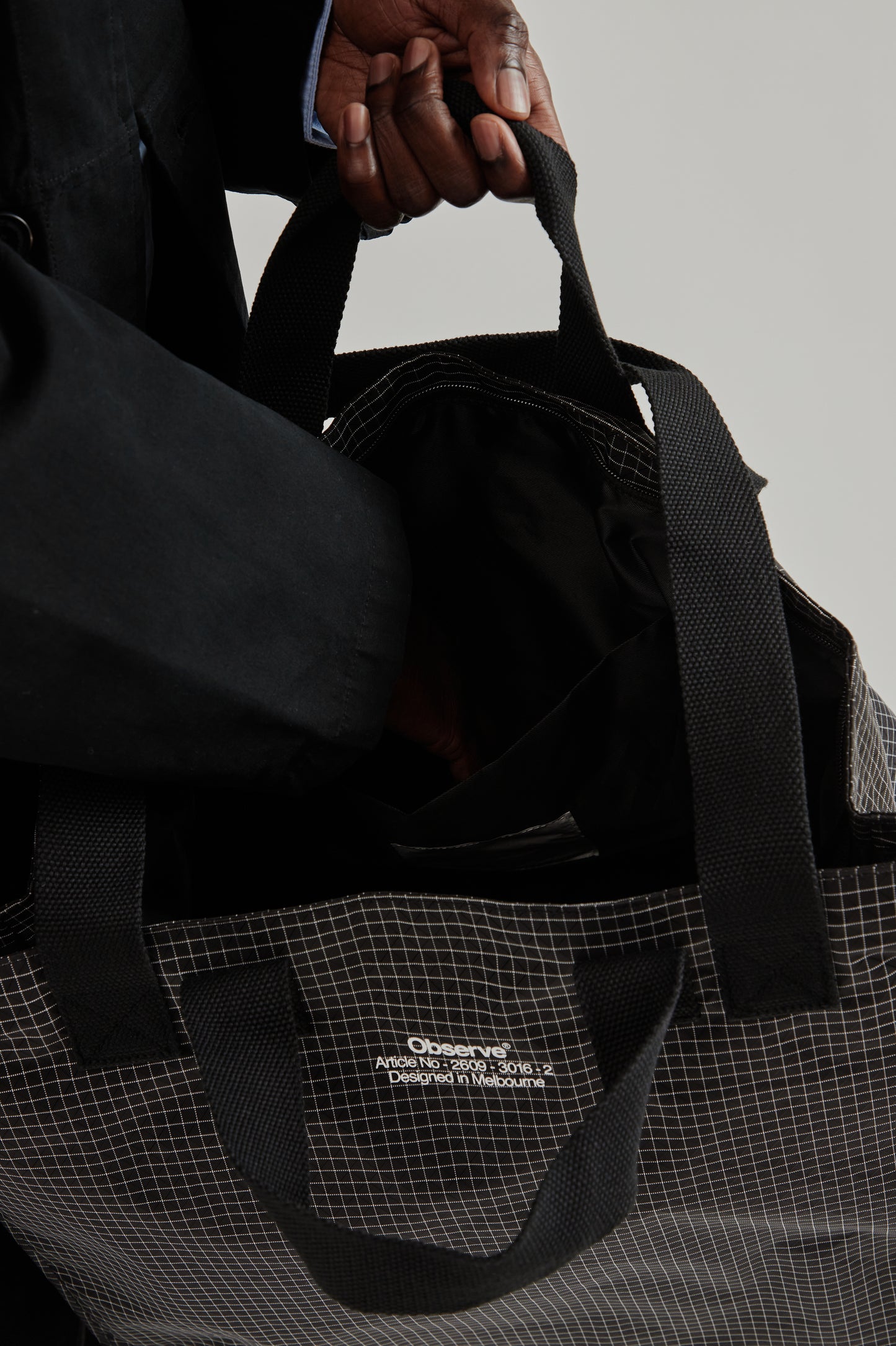 Observe SS26 Grid Stop Stamp Tote Black0811