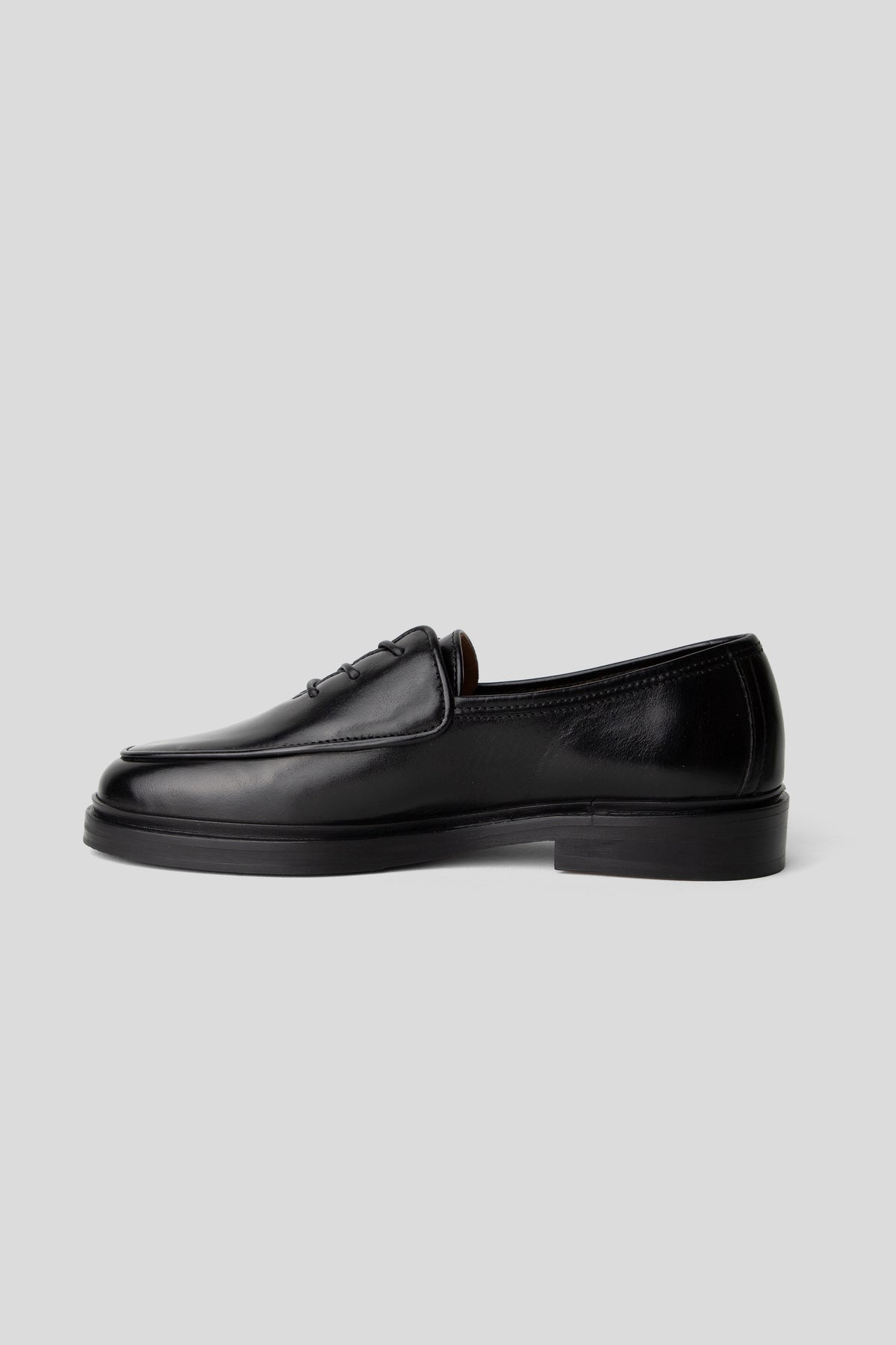 Oli - Black Polished