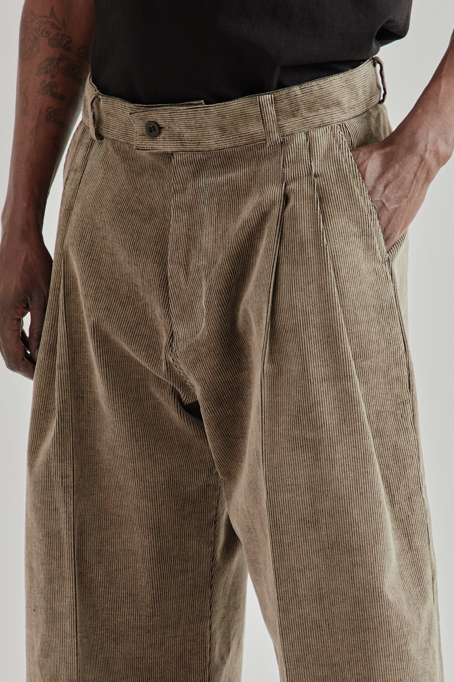 Discharged Corduroy Three Quarter Pants - Greige