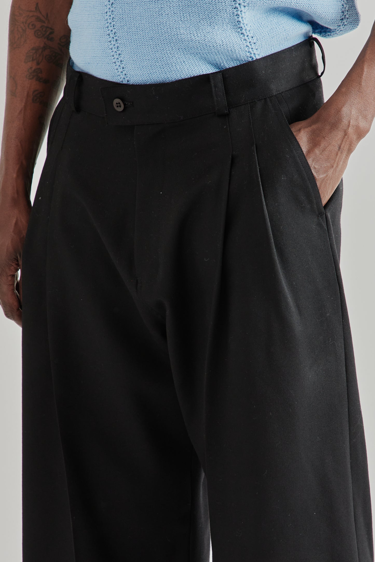 Three Quarter Wool 2Tuck Trousers - Black