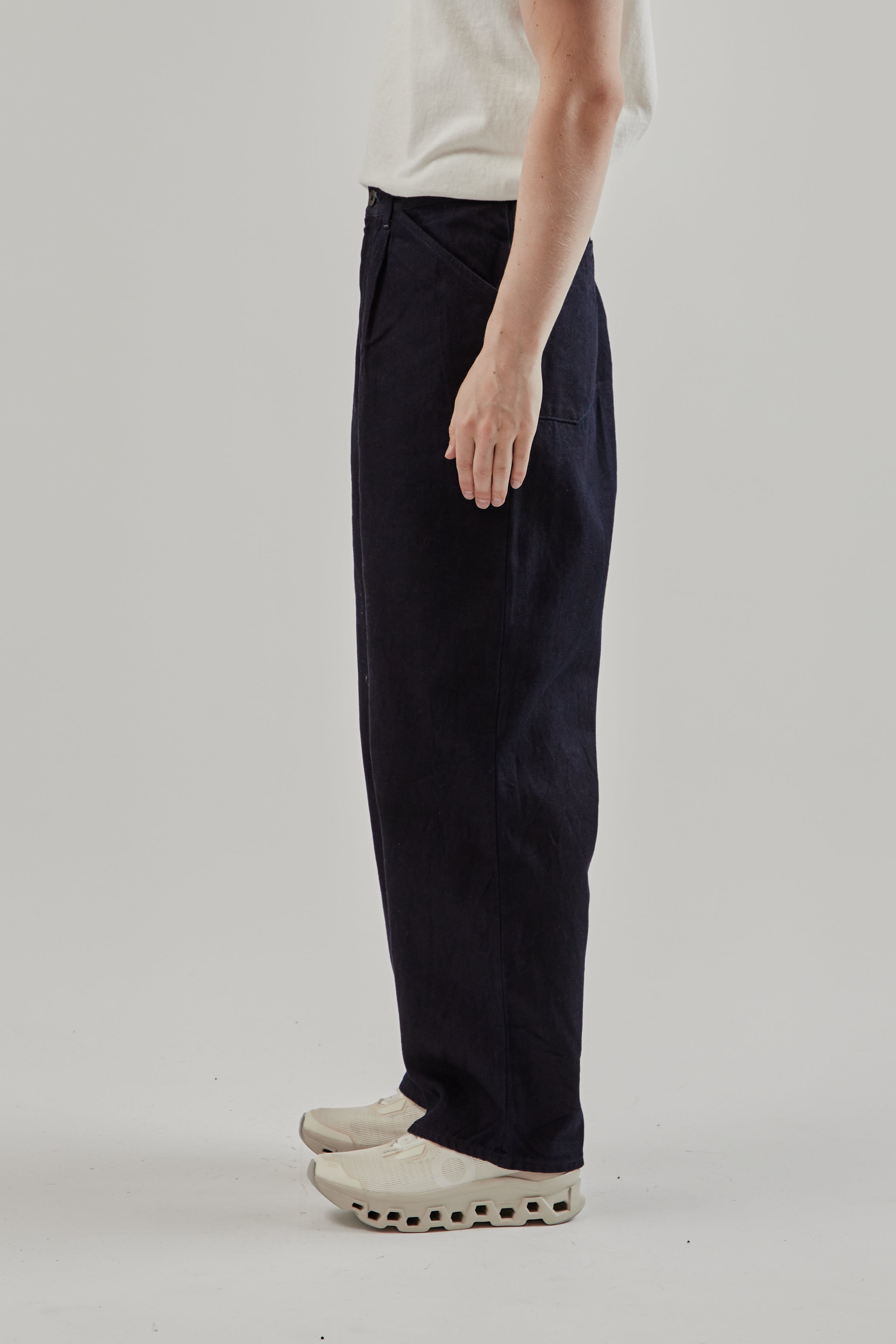 【。。。】tuck design denim pants Still By Hand 12oz Denim 1 Tuck Pants - Dark Navy | Wallace