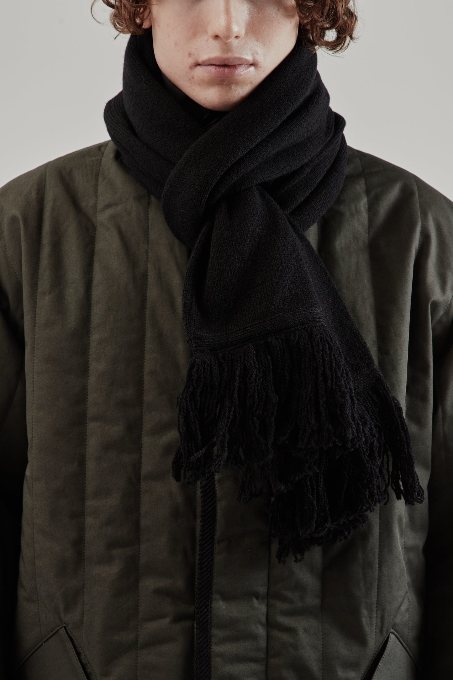 Still By Hand FW25 7G Fringe Muffler Black 3