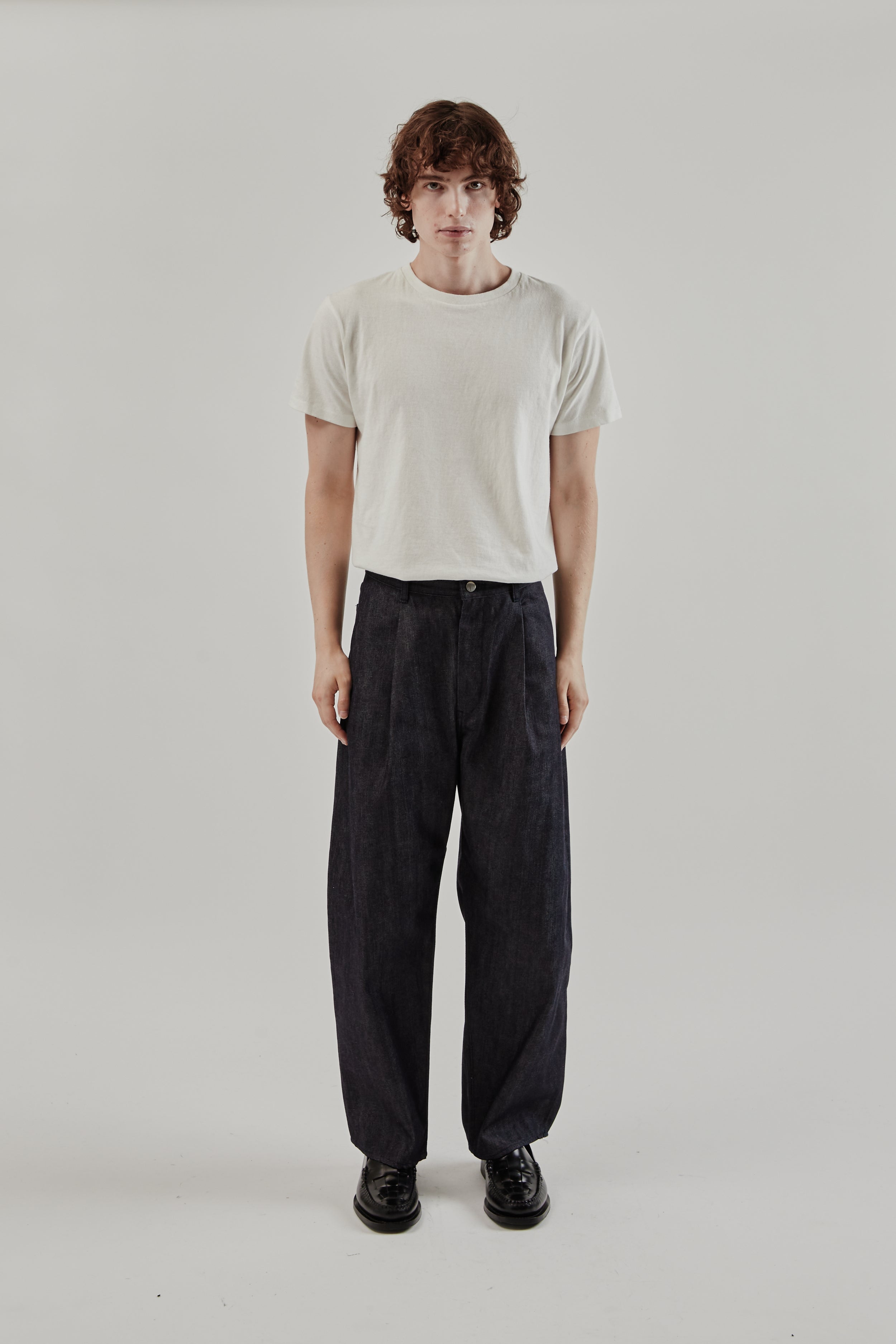 Still By Hand Deep Tuck Wide Denim Pants - Navy | Wallace