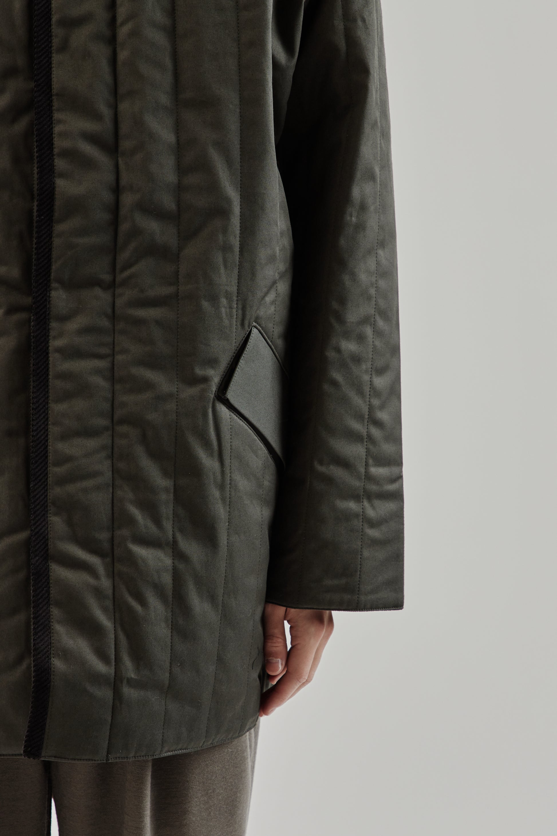 Still By Hand FW25 Quilted Half Coat Green Charcoal 8