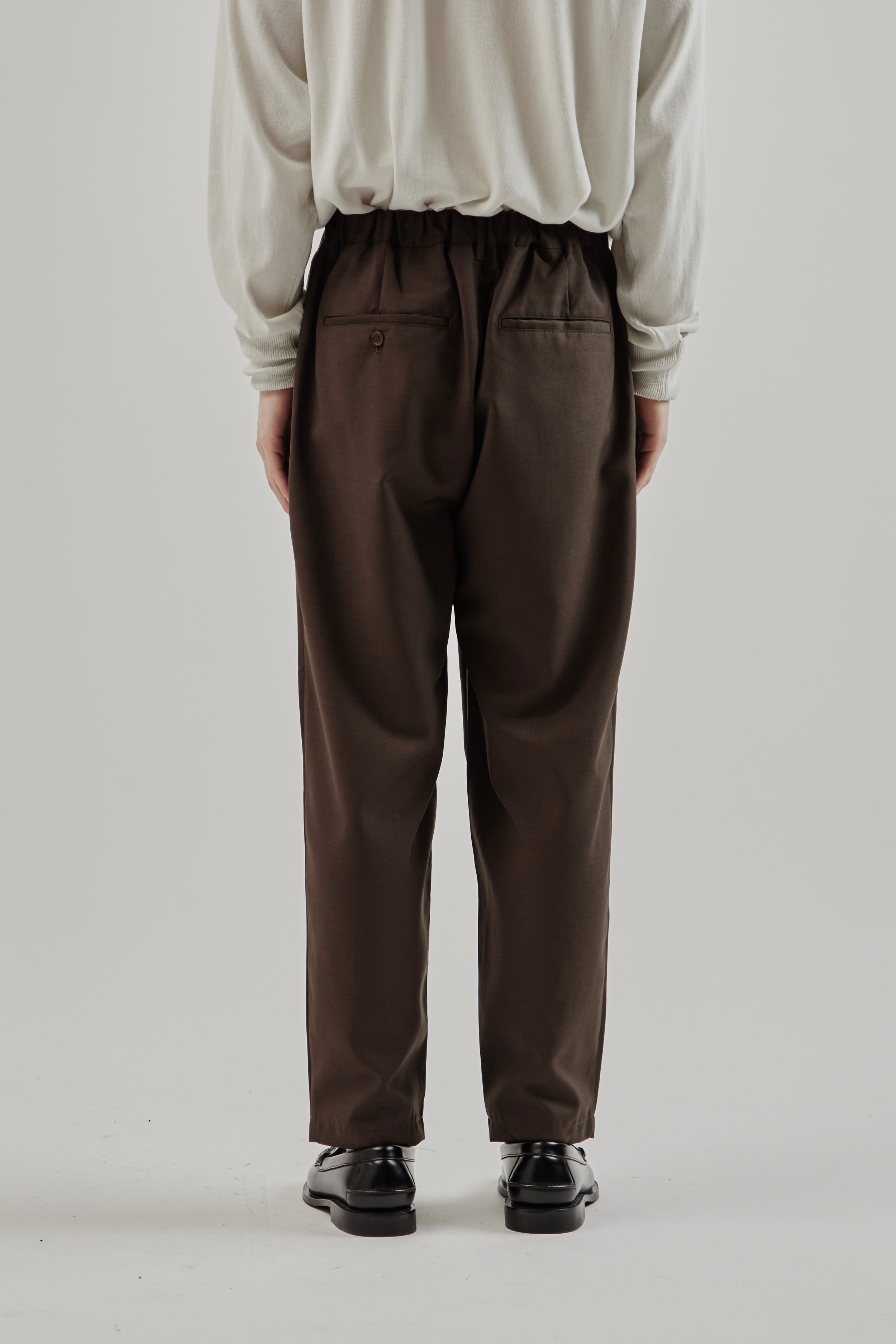 Still By Hand Relaxed 2 Tuck Pants - Dark Brown | Wallace