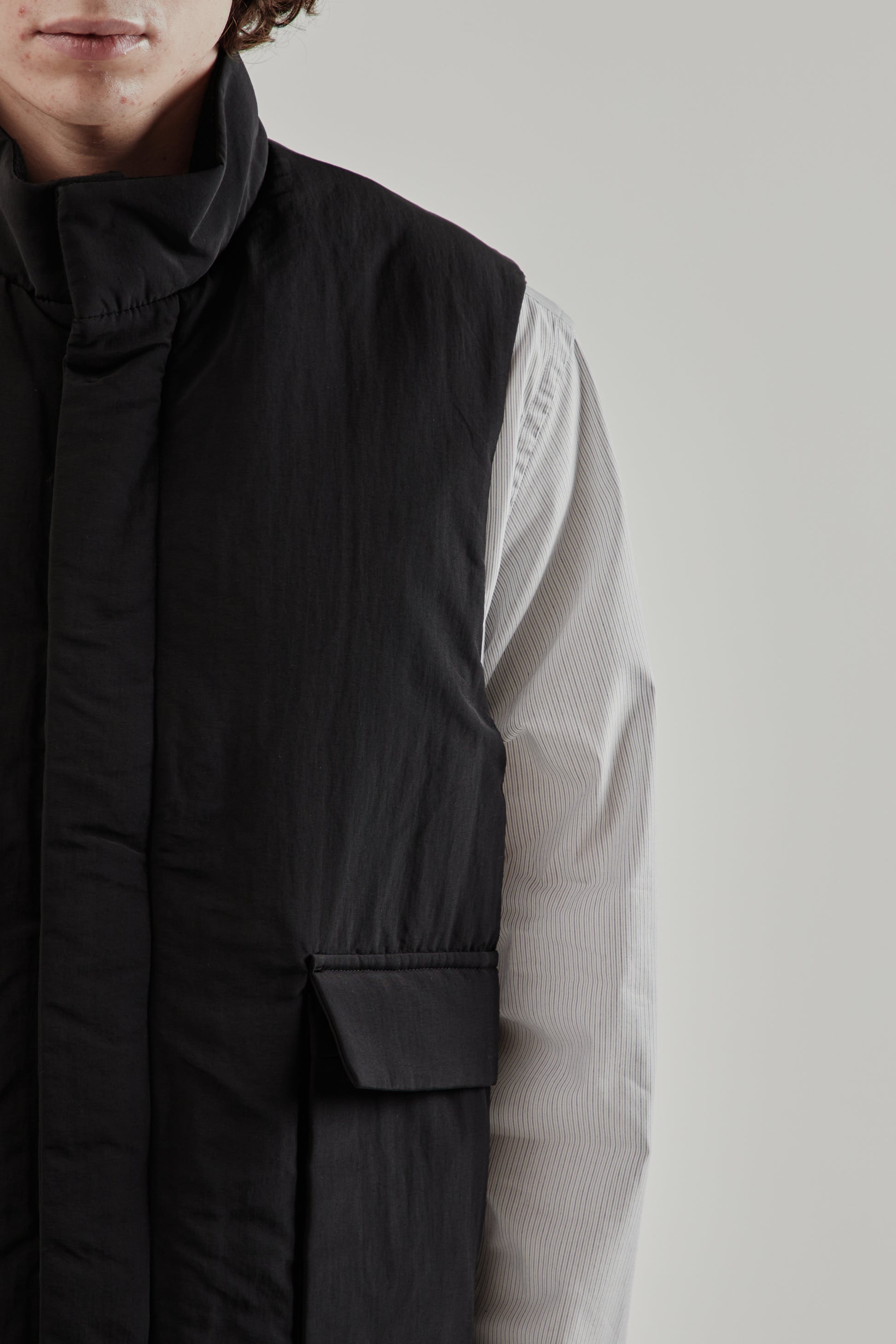 Still By Hand FW25 Stand Collar Padded Vest Black 4