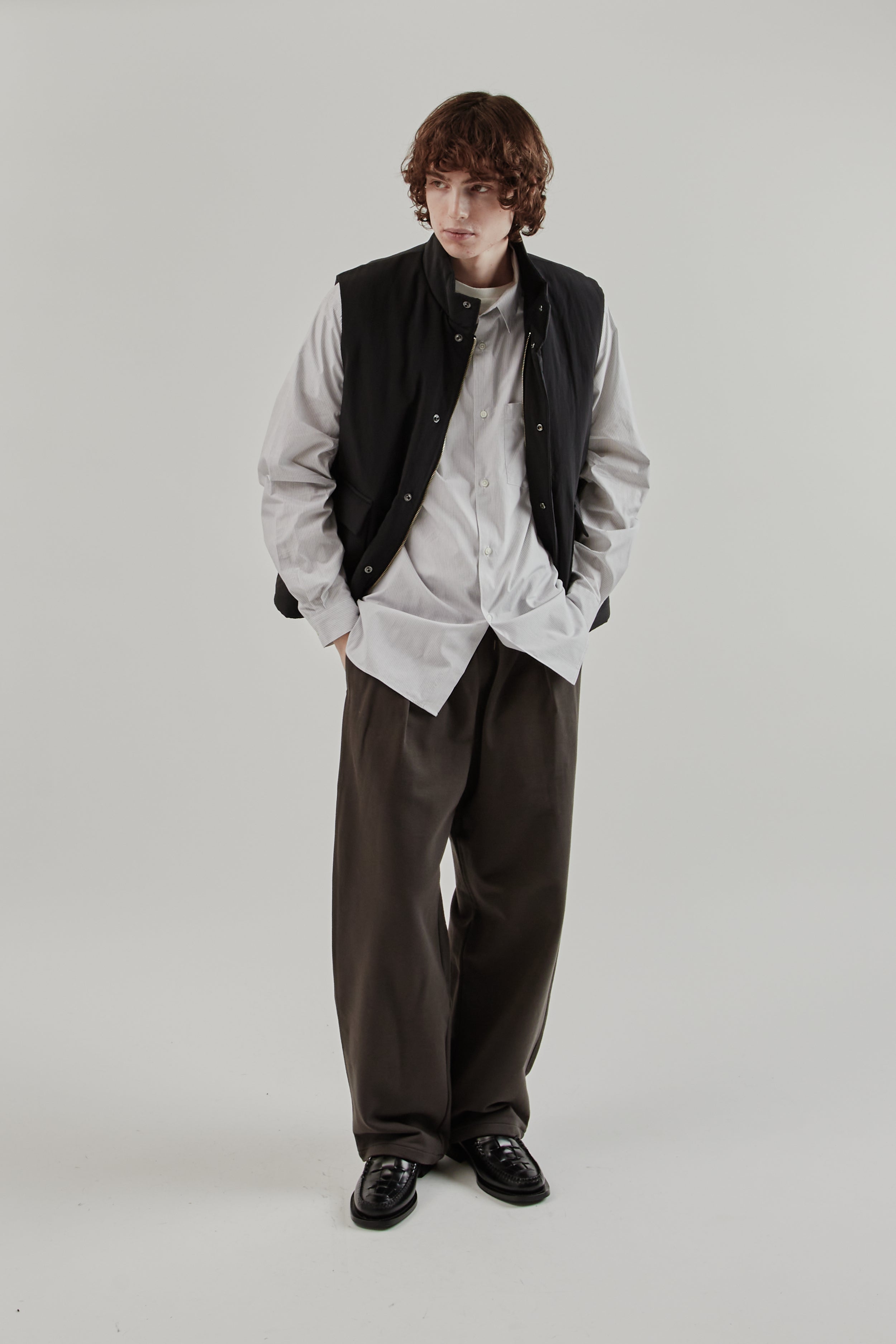 トップス 25SS STILL BY HAND STAND COLLAR VEST Still By Hand Stand Collar Padded Vest - Black | Wallace