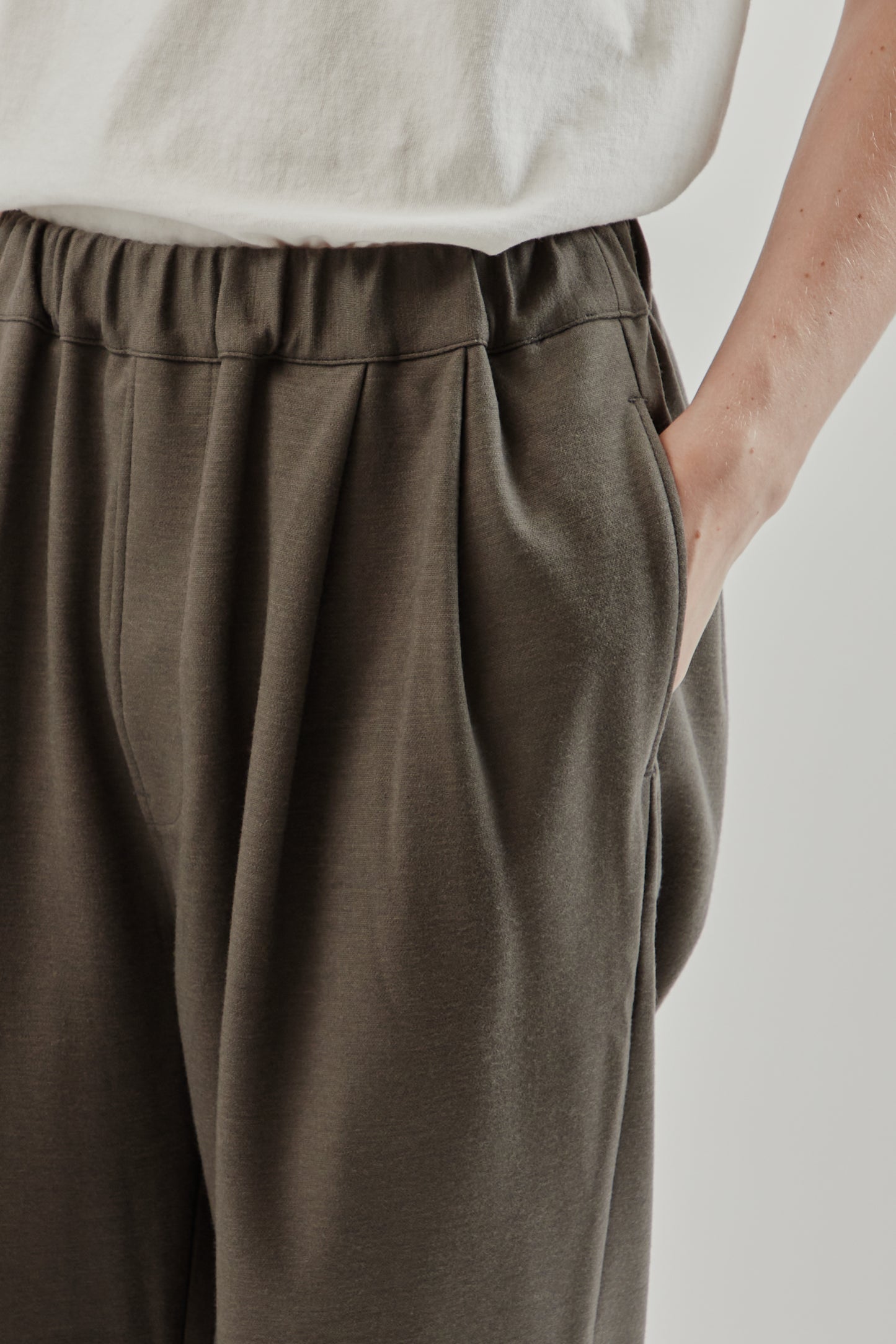 Still By Hand FW25 Wool Jersey Two Tuck Pants Greige 11