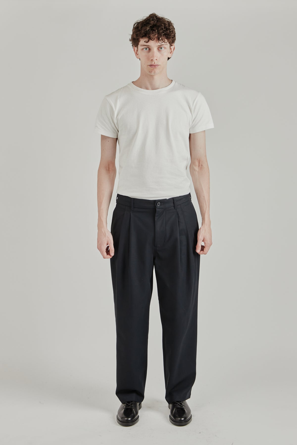 Deep Tuck Pressed Pants - Black Navy