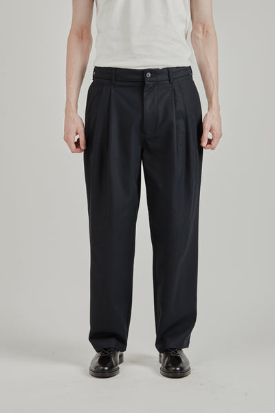 Still By Hand Deep Tuck Pants Black Navy | Wallace Mercantile