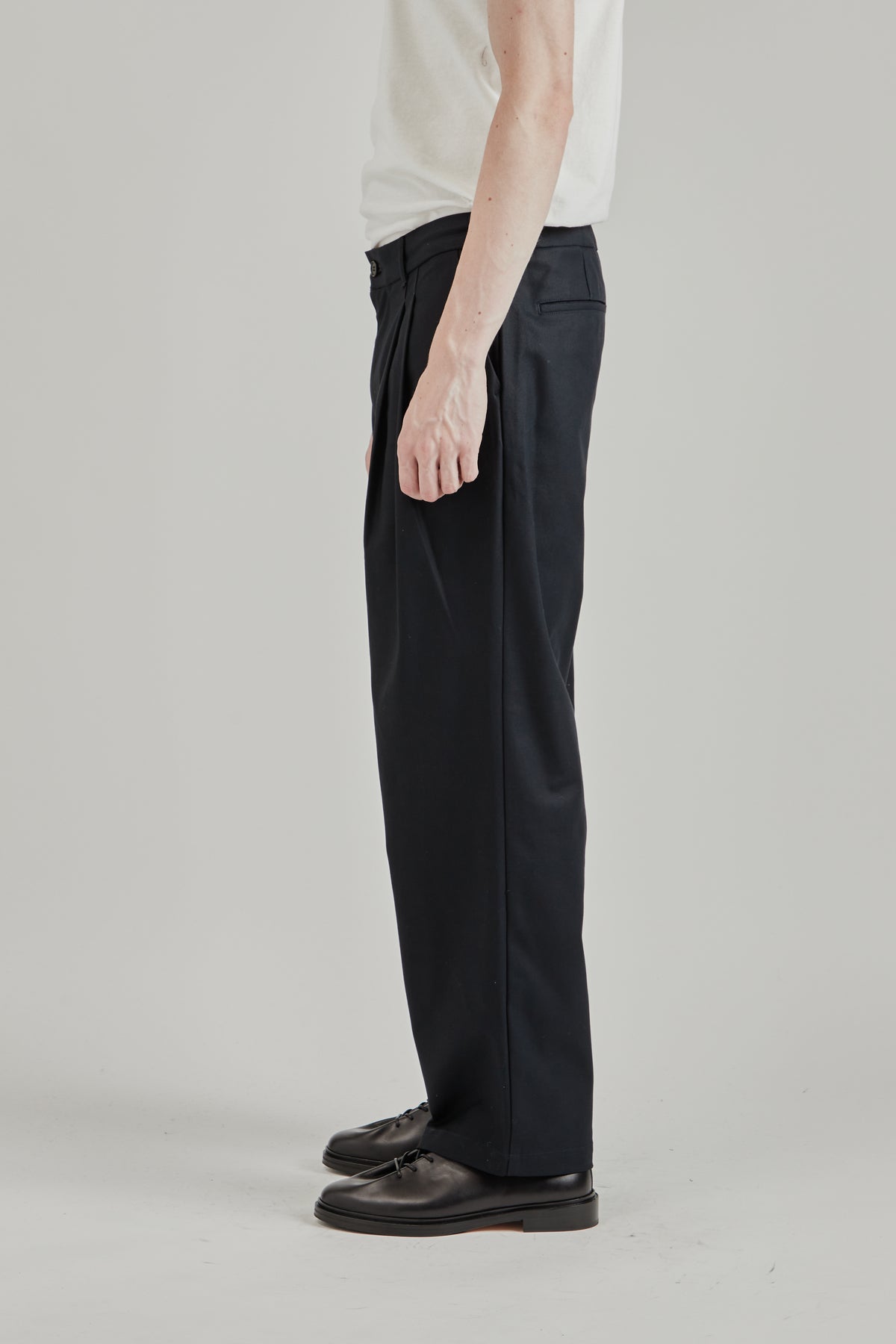 Deep Tuck Pressed Pants - Black Navy