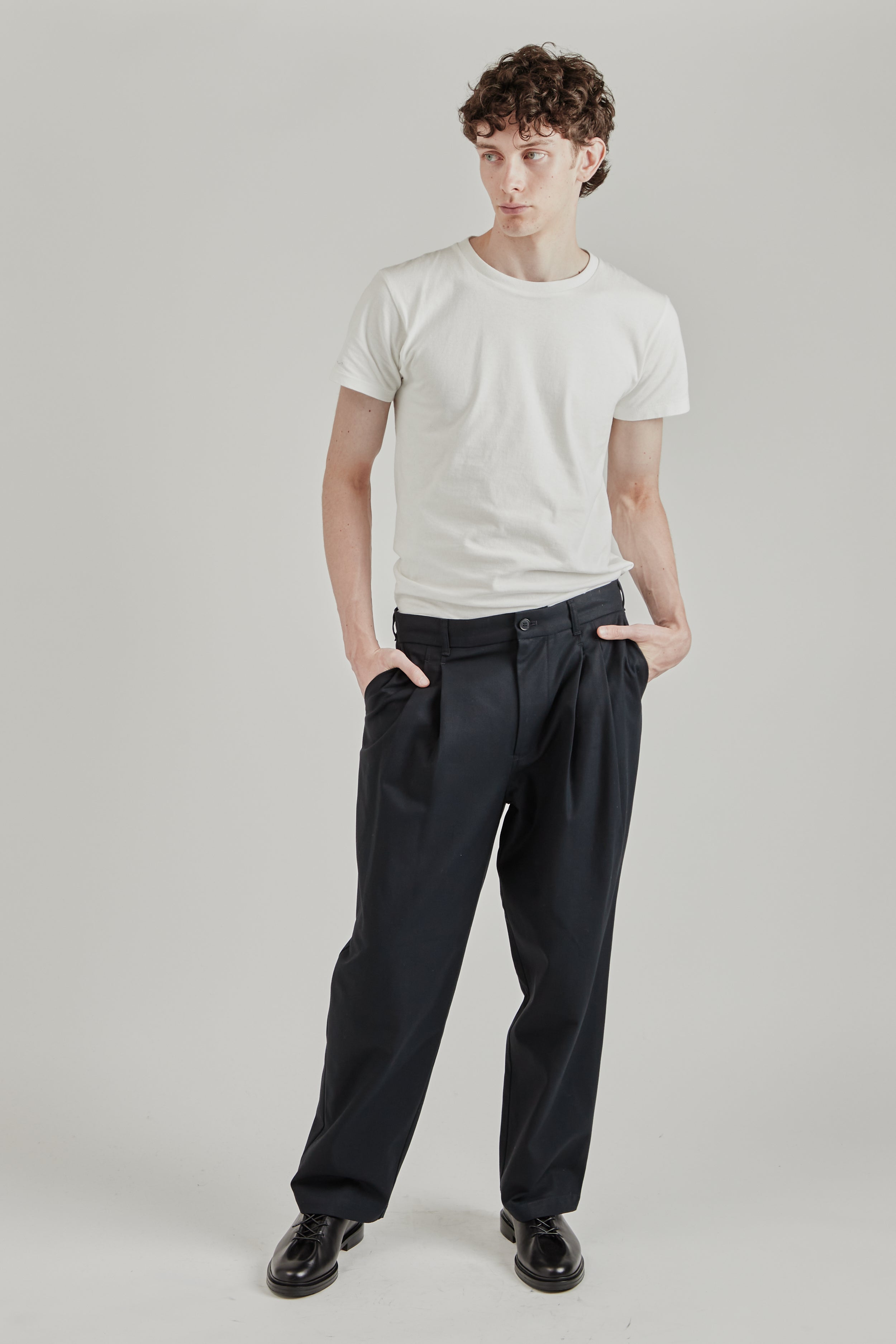 Still By Hand Deep Tuck Pants Black Navy | Wallace Mercantile