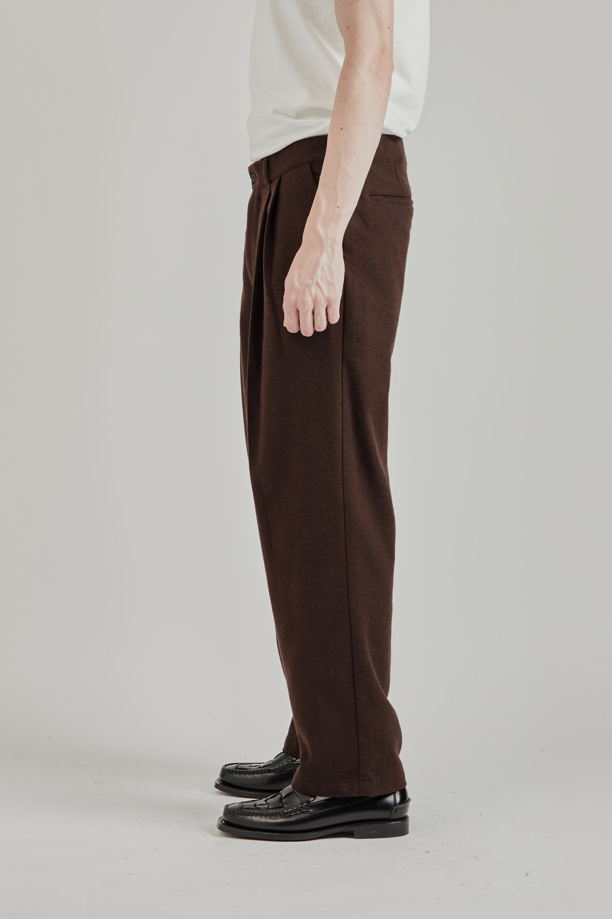 Wool Mixed Deep Tuck Pants - Dark Brown