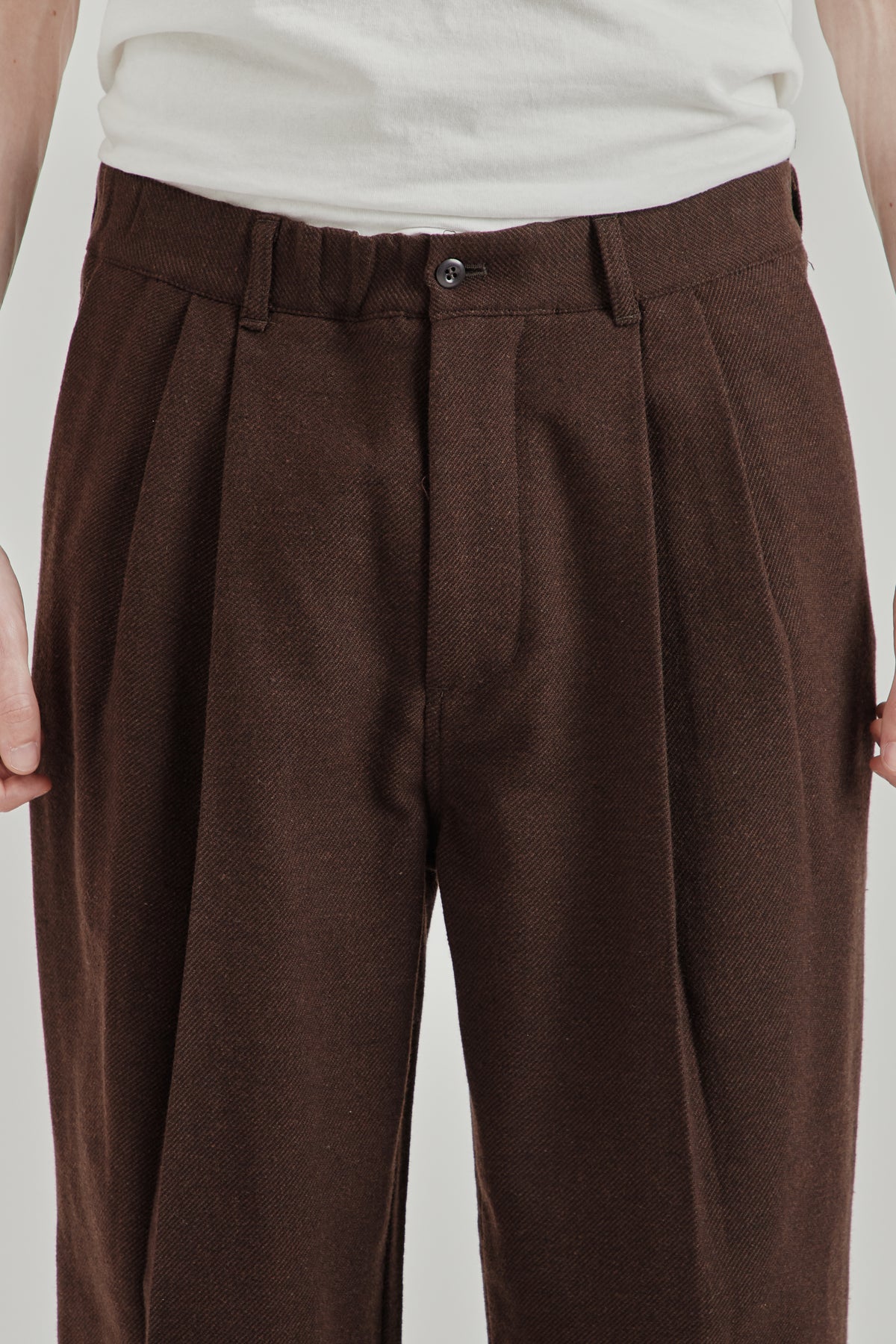 Wool Mixed Deep Tuck Pants - Dark Brown