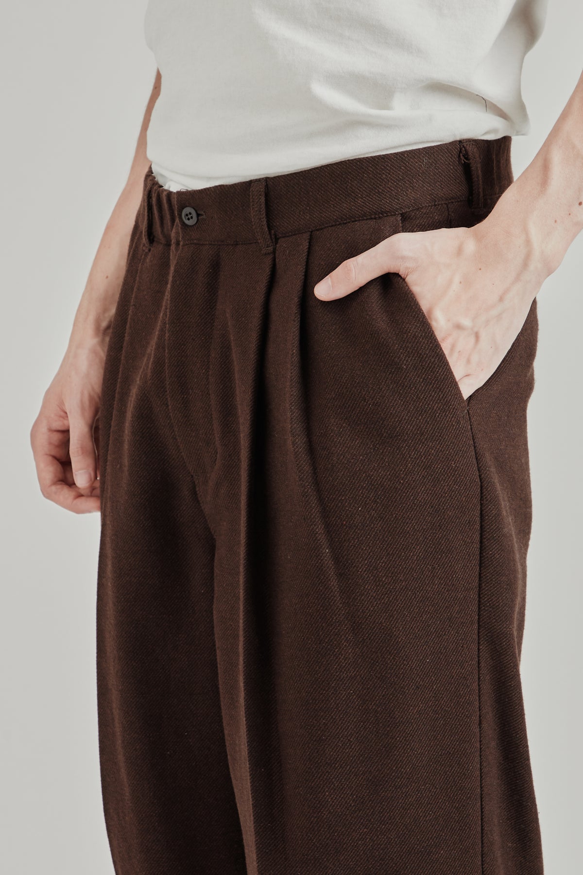 Wool Mixed Deep Tuck Pants - Dark Brown