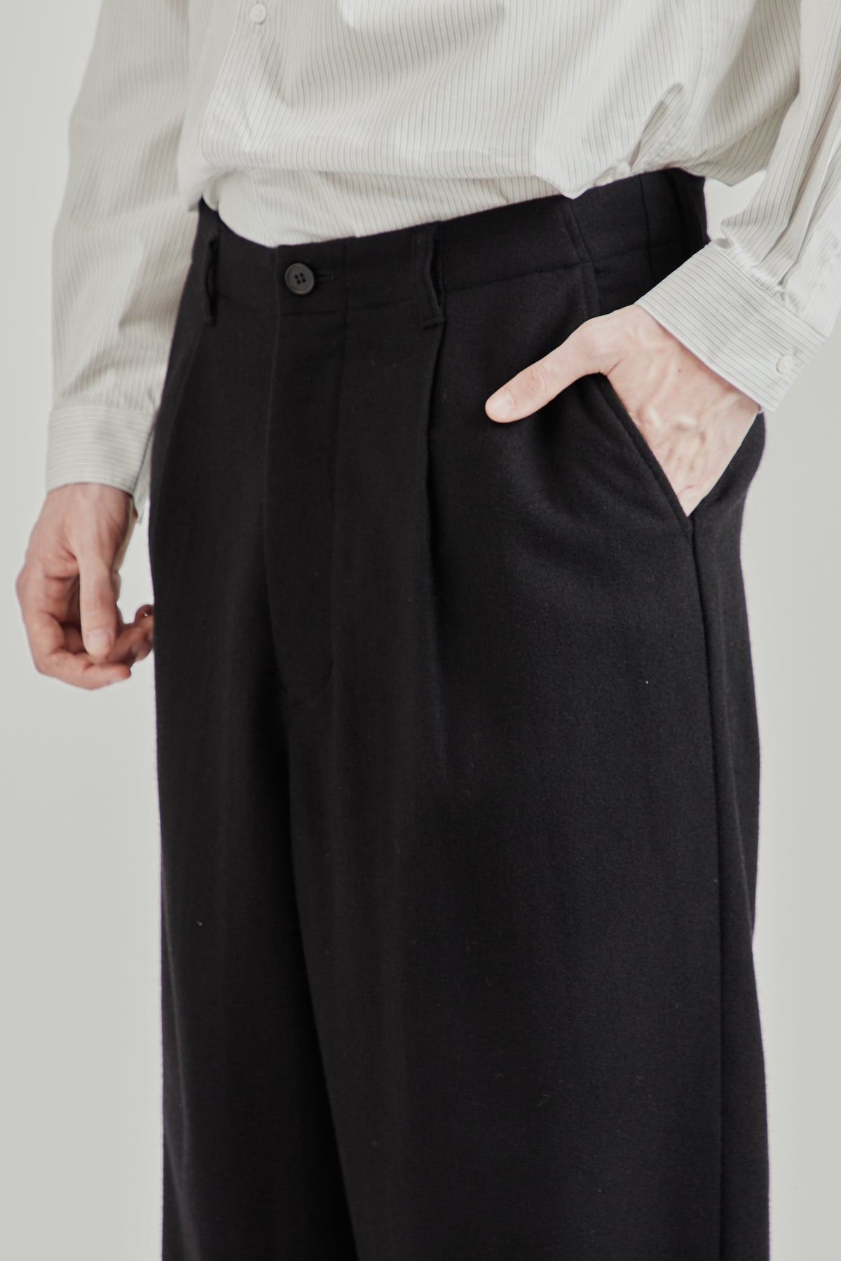Wool/Nylon Wide Pants - Black