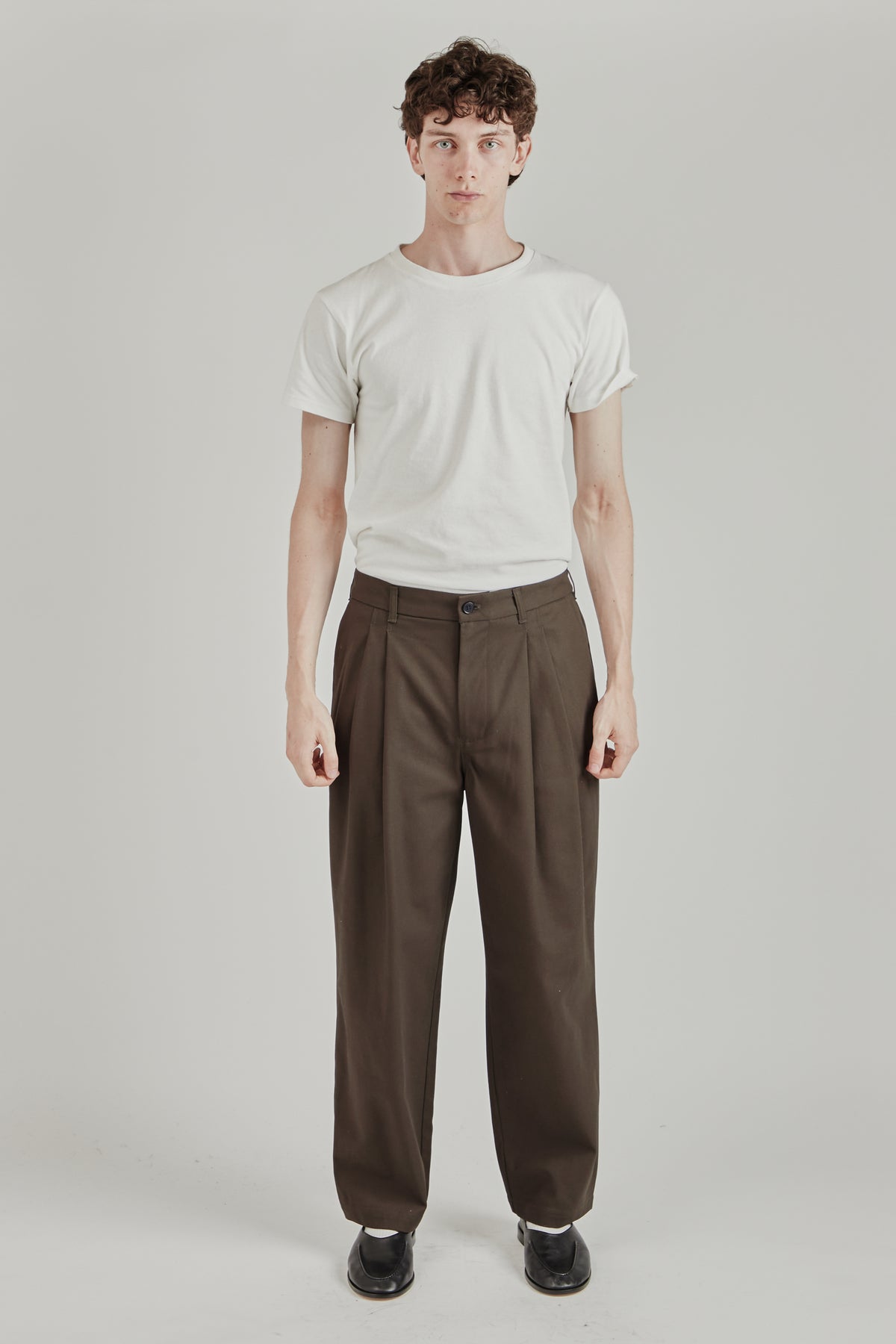 Deep Tuck Pressed Pants - Dark Brown
