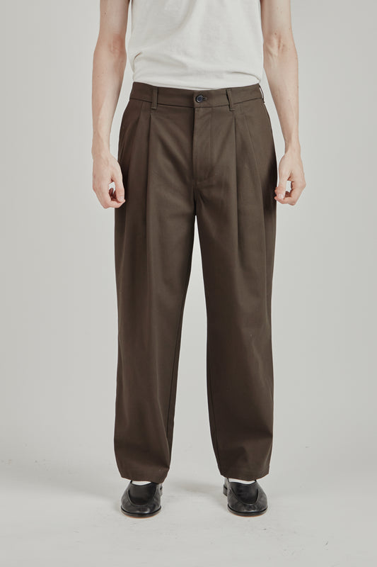 Deep Tuck Pressed Pants - Dark Brown