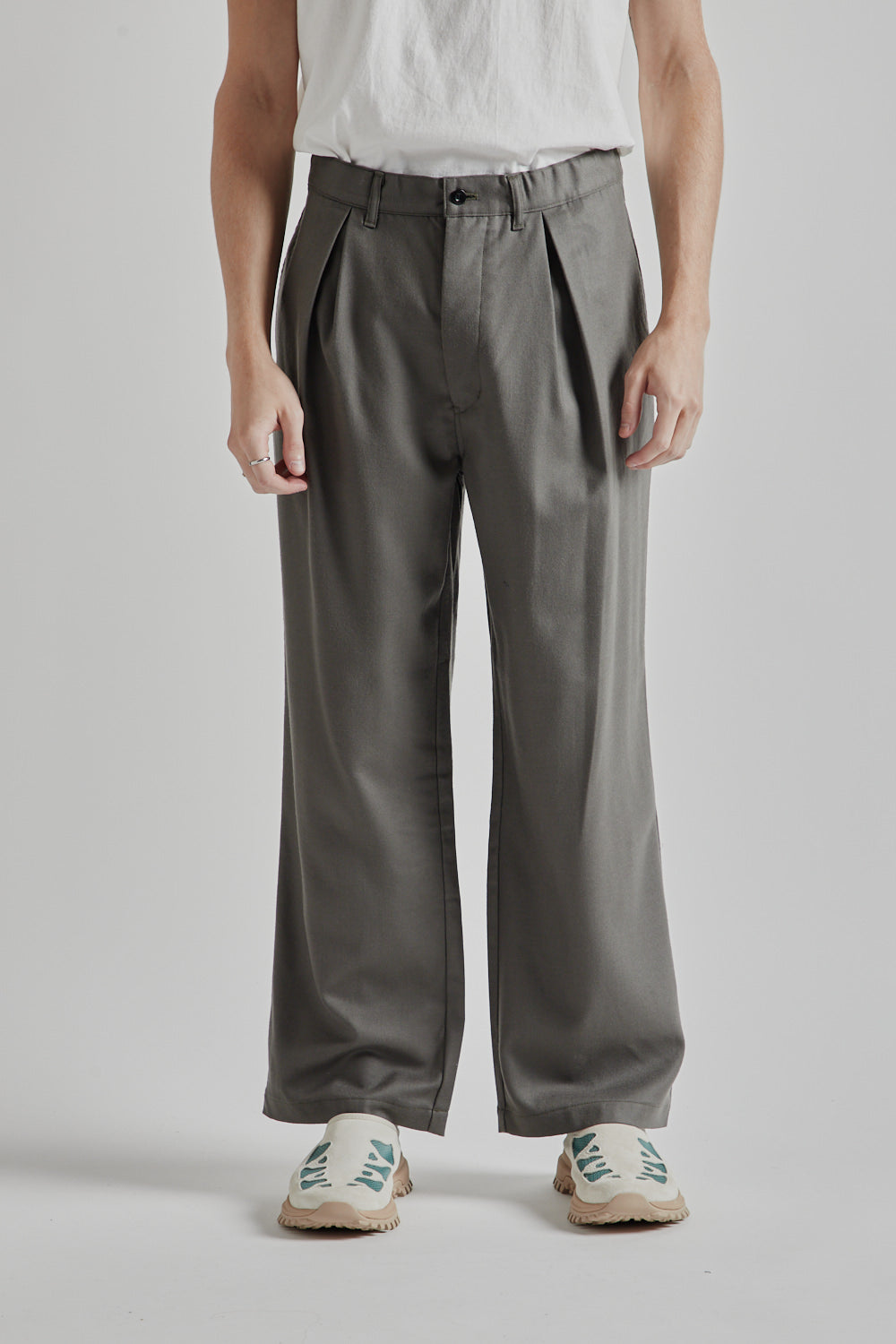 Box Pleat Wool Pants - Greige