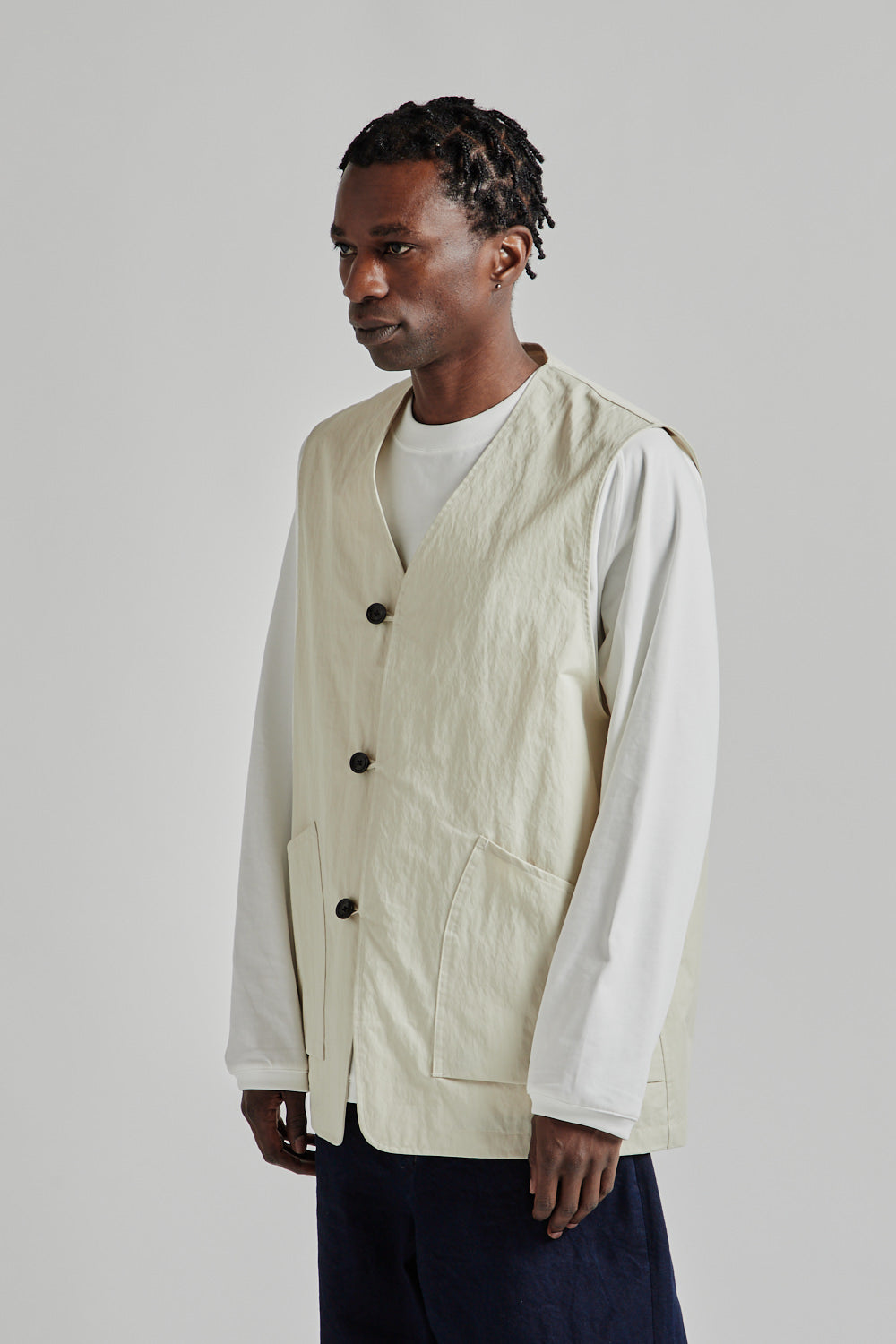 Still by Hand Loop Button Vest Light Beige 3