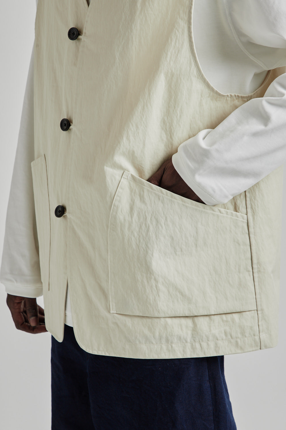 Still by Hand Loop Button Vest Light Beige 9