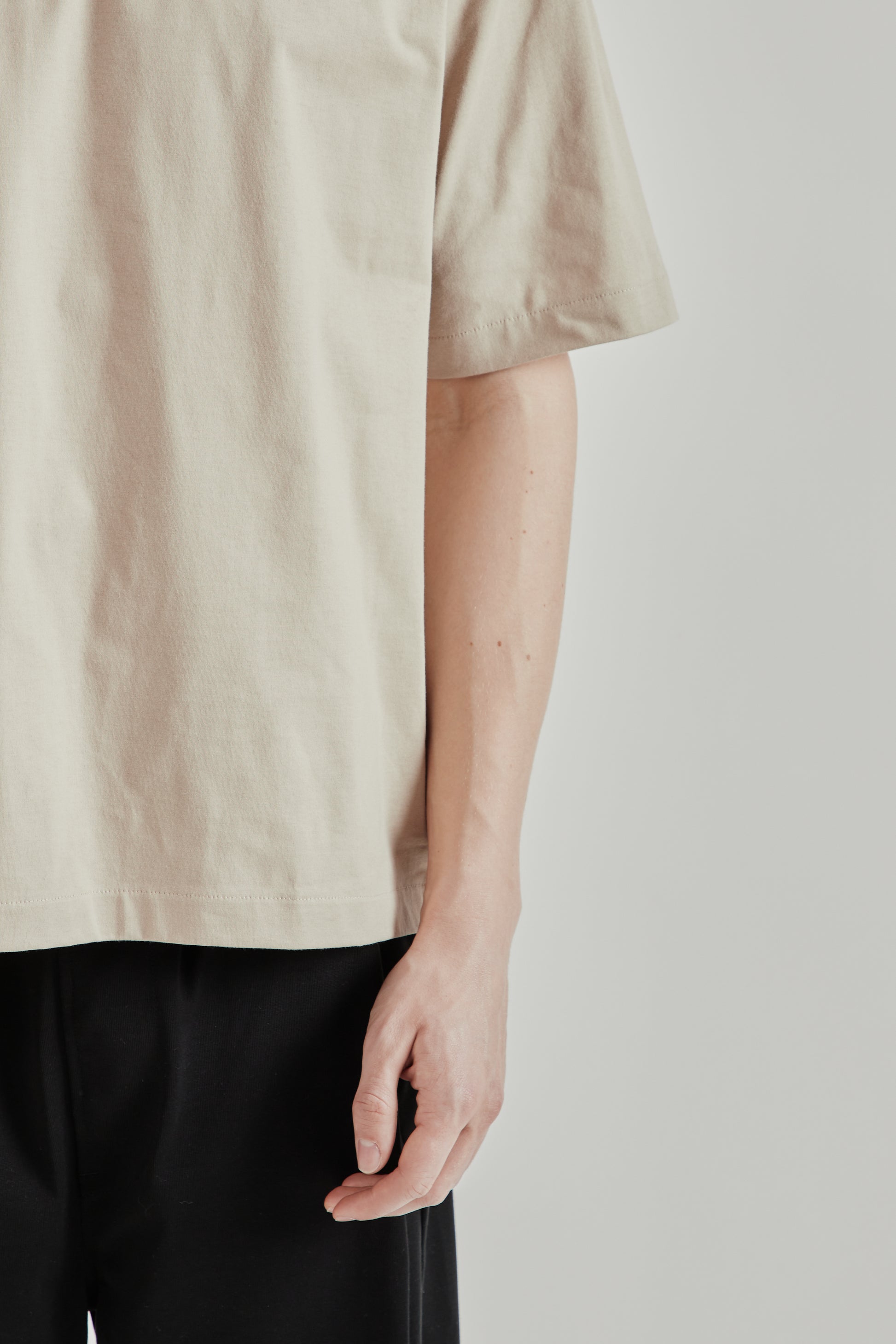 Still by Hand SS26 Knitted Rib T-Shirt Sand Beige2315
