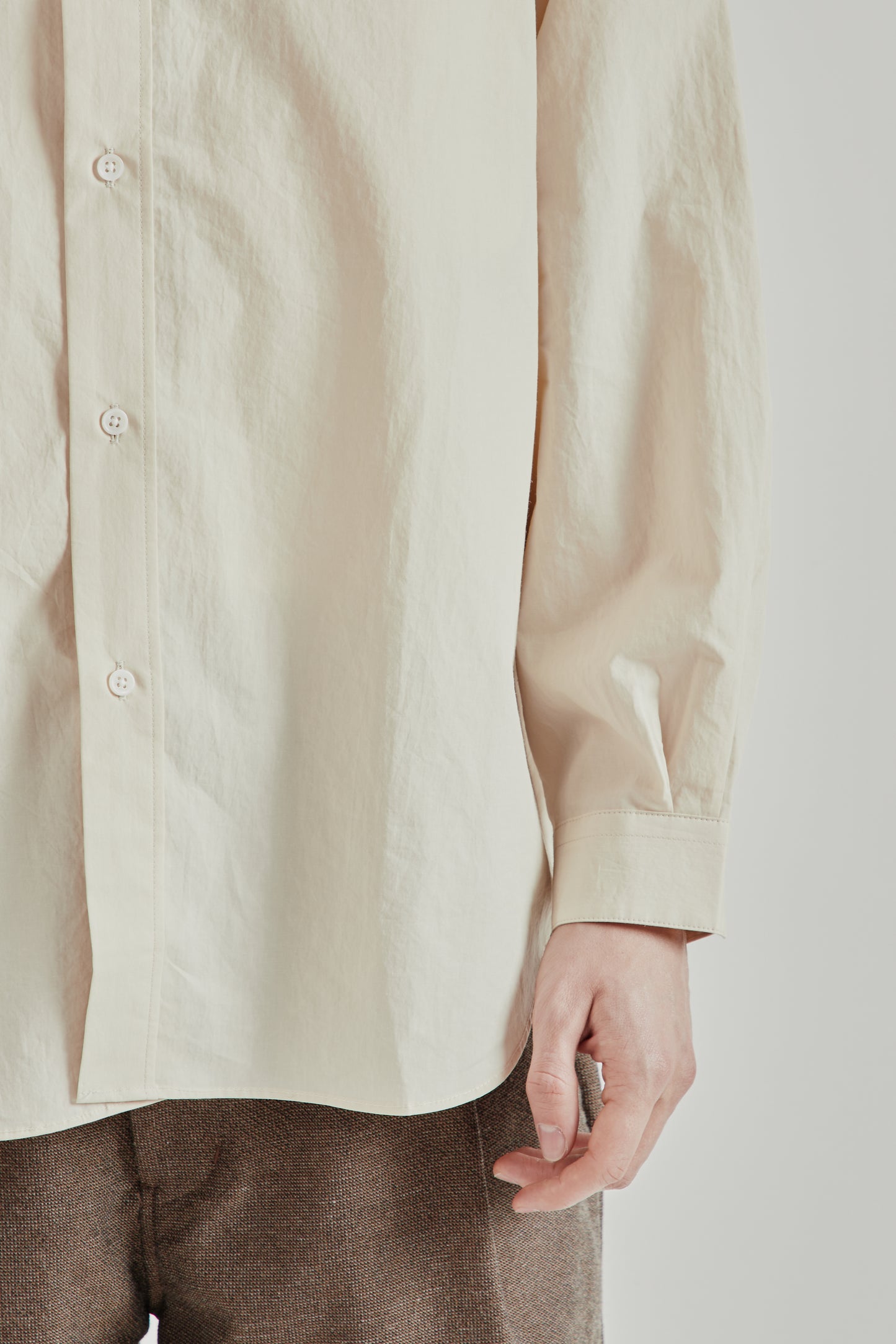 Still by Hand SS26 Linen Mixed Narrow Collar Shirt Light Beige2890