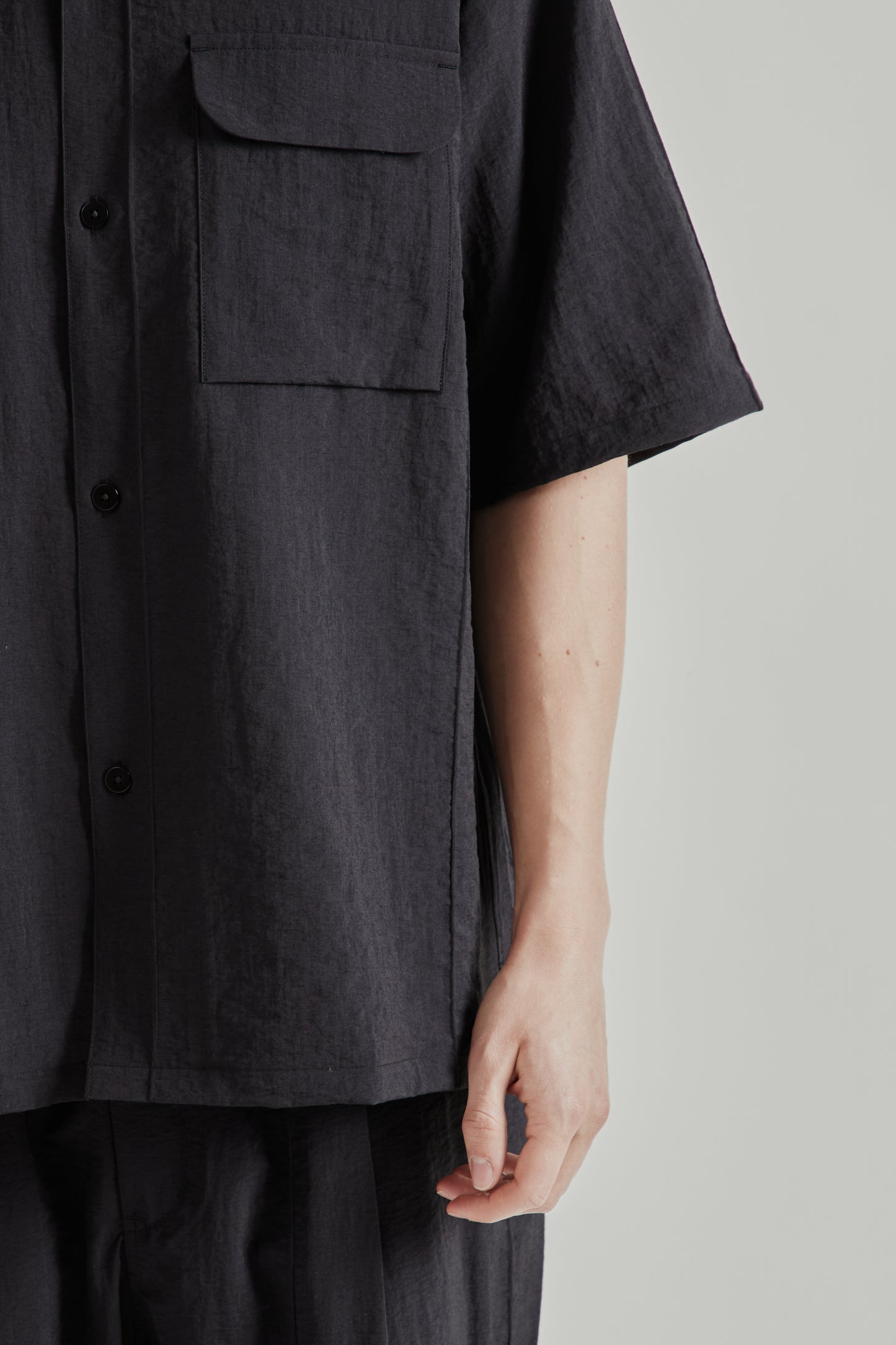 Still by Hand SS26 Pin Tuck Half Sleeve Shirt Black2835