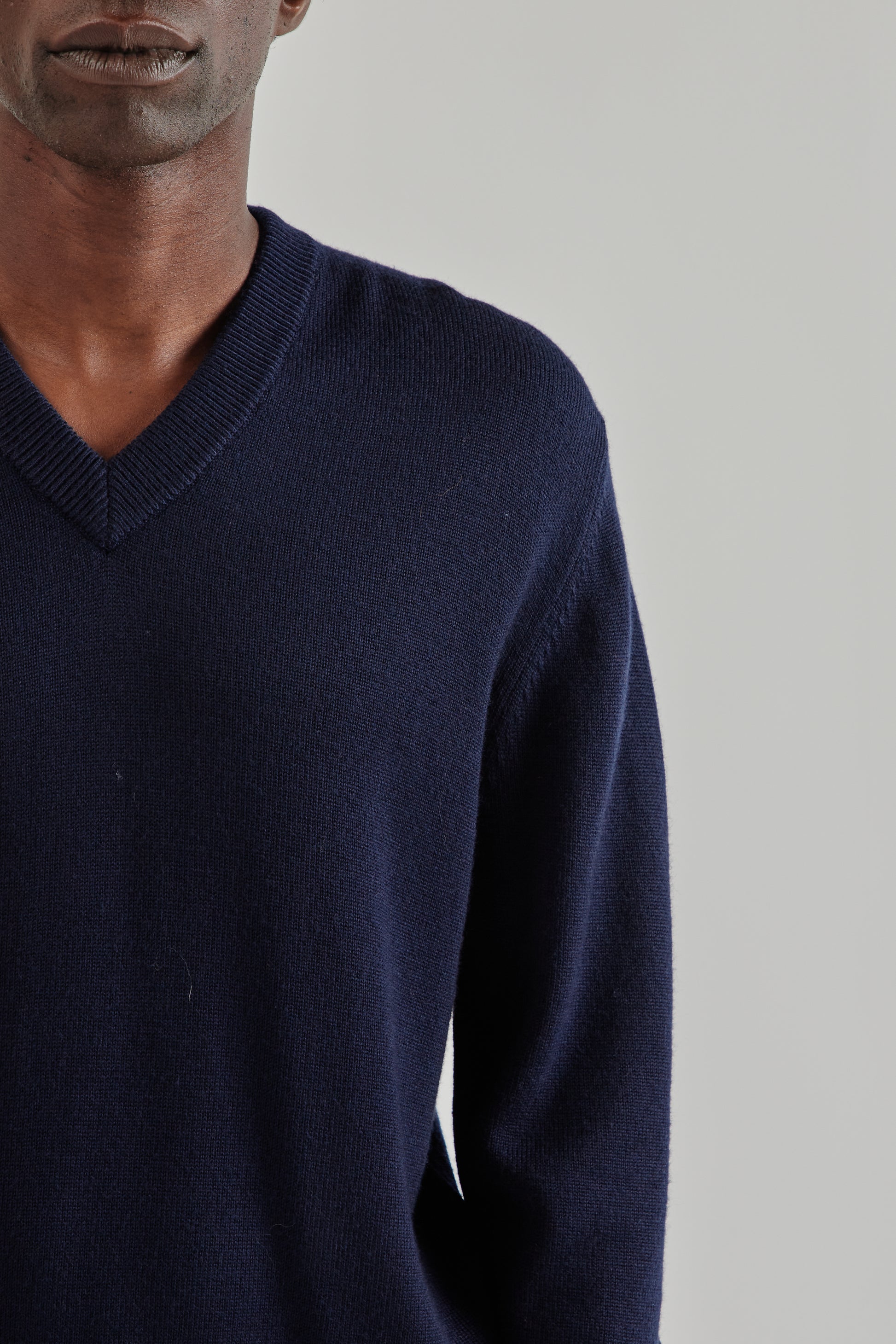Sunflower FW25 Moon Merino V Neck Navy14