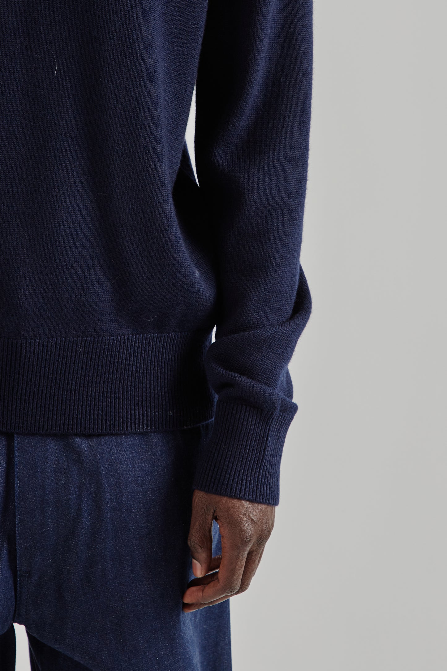 Sunflower FW25 Moon Merino V Neck Navy15