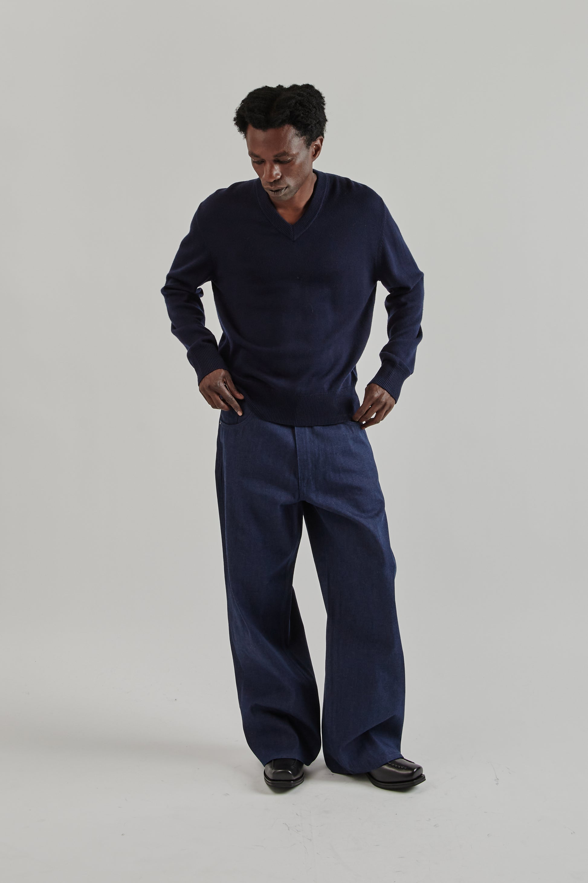 Sunflower FW25 Moon Merino V Neck Navy17