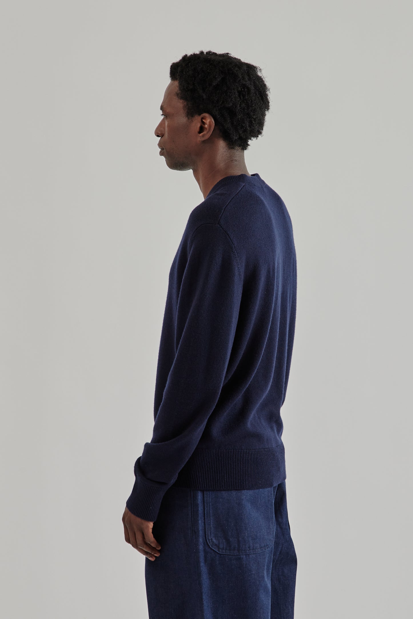Sunflower FW25 Moon Merino V Neck Navy8