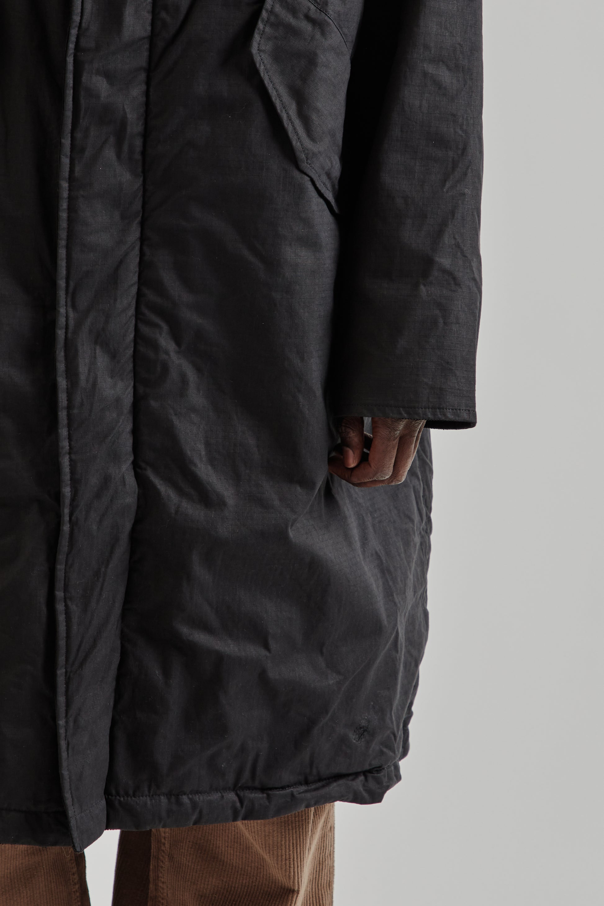 Sunflower FW25 Waxed Parka Coat Black15