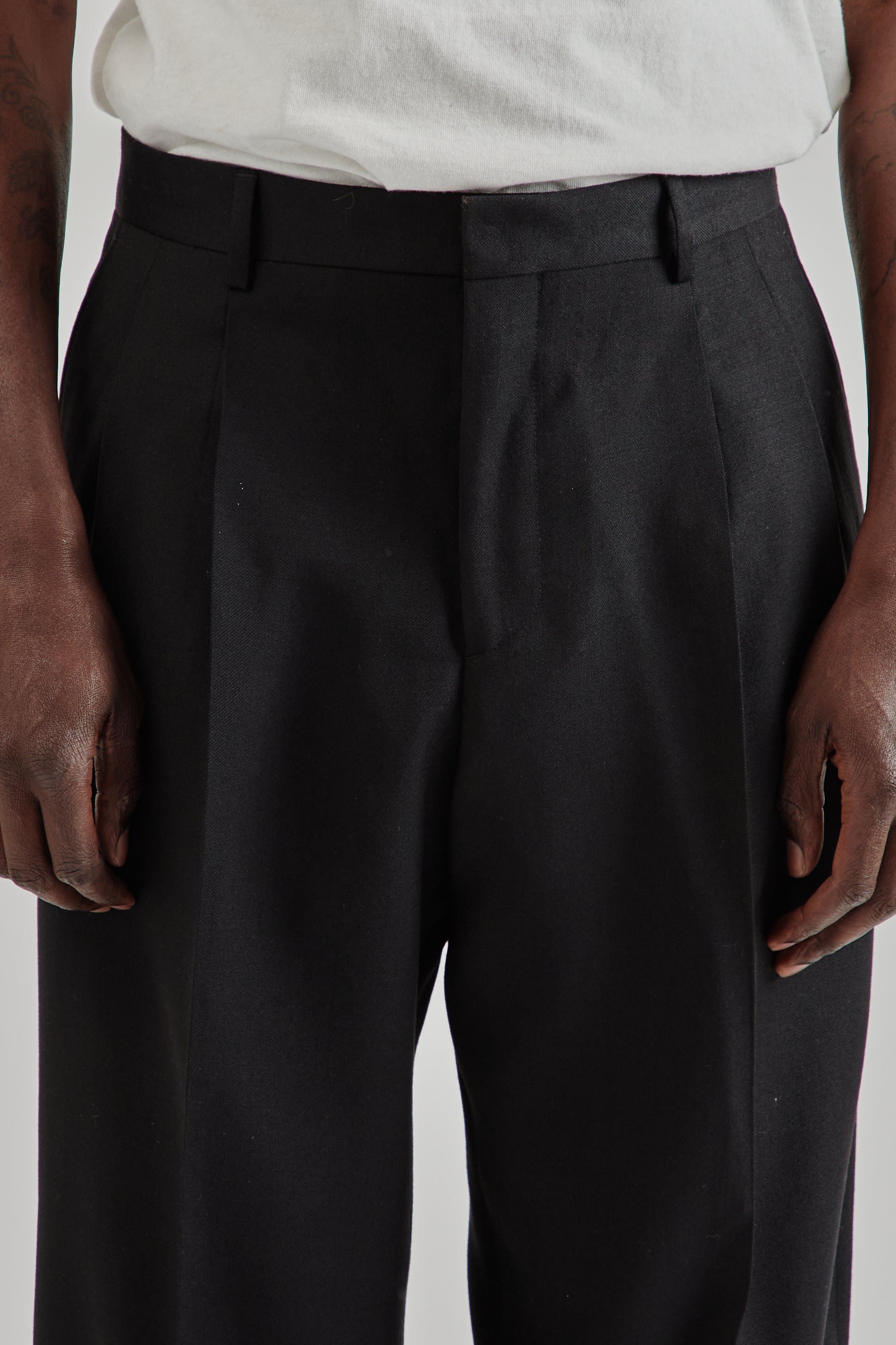 Sunflower FW25 Wide Pleated Trouser Black17